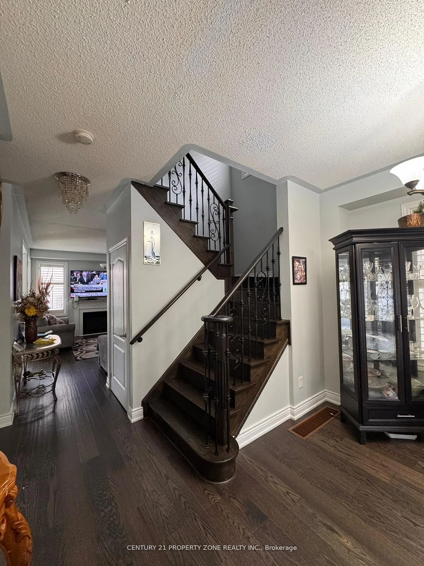 Photo 9 of Unit Room B, 33 Gamson Crescent, Brampton, Sandringham-Wellington — HOMEH