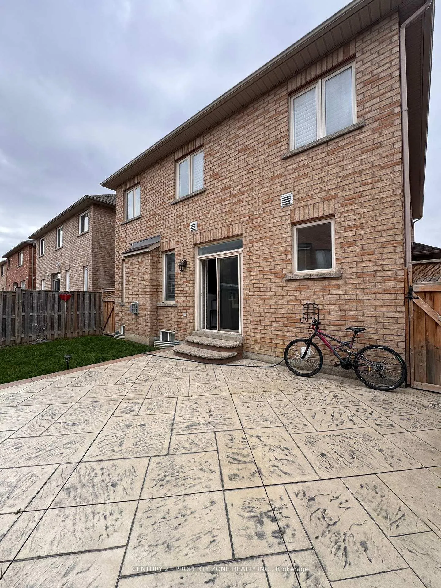 Photo 18 of Unit Room B, 33 Gamson Crescent, Brampton, Sandringham-Wellington — HOMEH