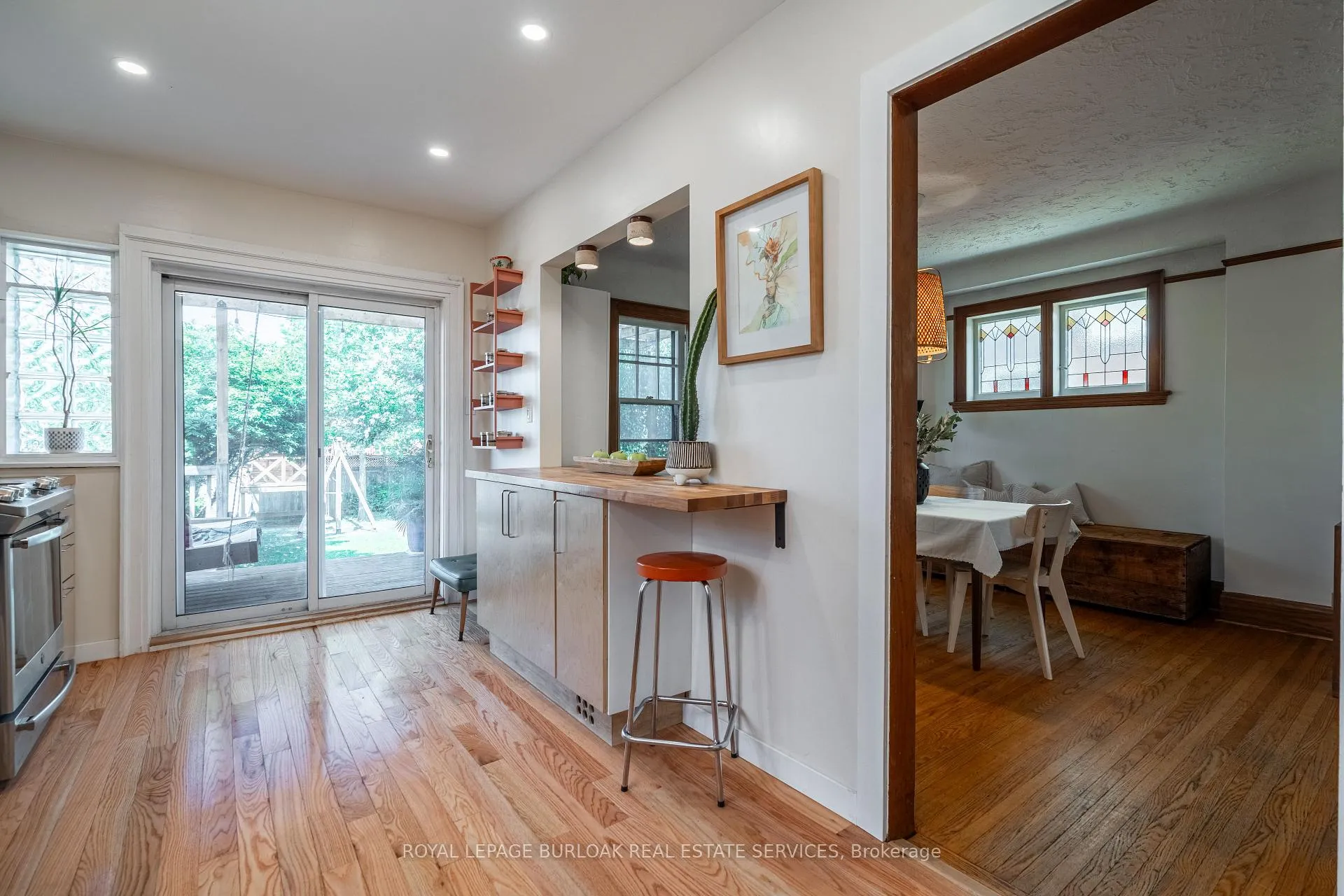 Photo 13 of 26 Weir Street S, Hamilton, Bartonville — HOMEH