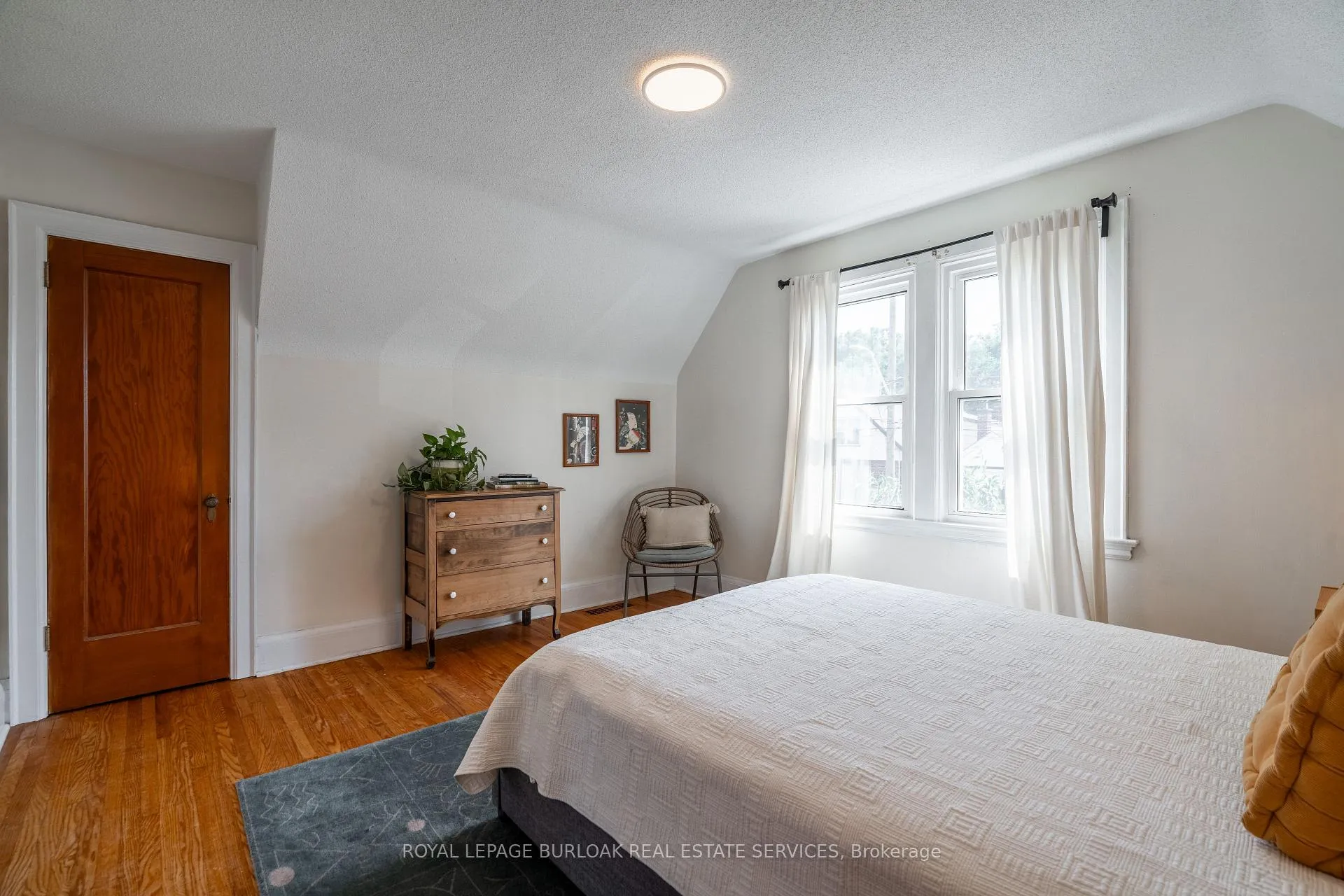 Photo 14 of 26 Weir Street S, Hamilton, Bartonville — HOMEH