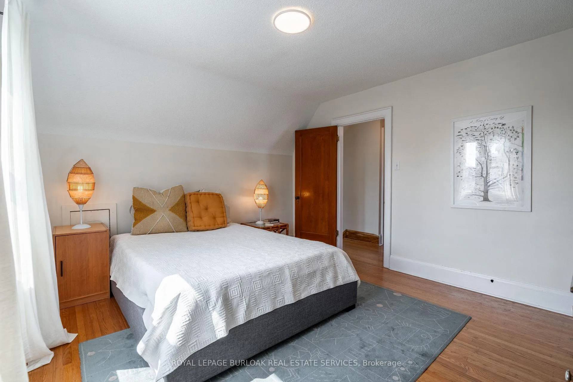 Photo 15 of 26 Weir Street S, Hamilton, Bartonville — HOMEH