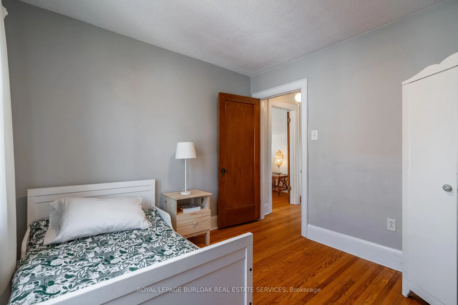 Photo 17 of 26 Weir Street S, Hamilton, Bartonville — HOMEH