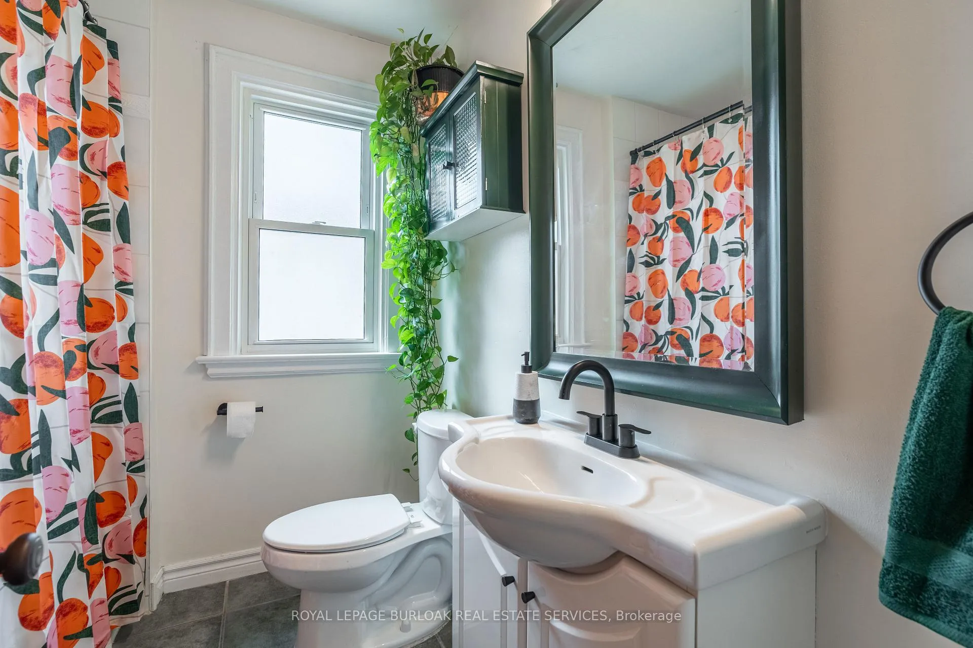 Photo 20 of 26 Weir Street S, Hamilton, Bartonville — HOMEH