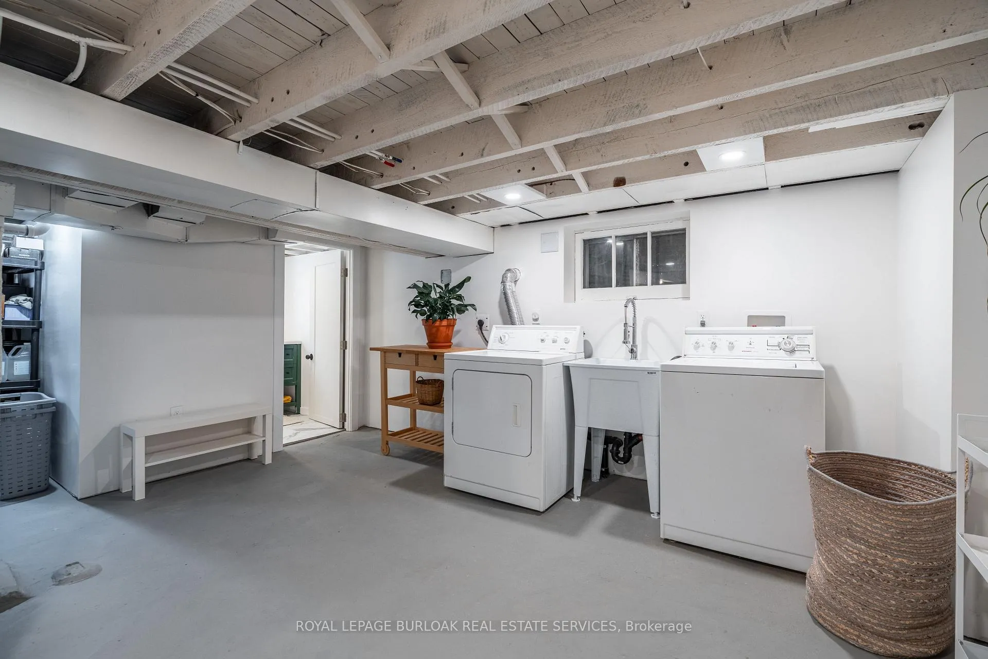 Photo 23 of 26 Weir Street S, Hamilton, Bartonville — HOMEH