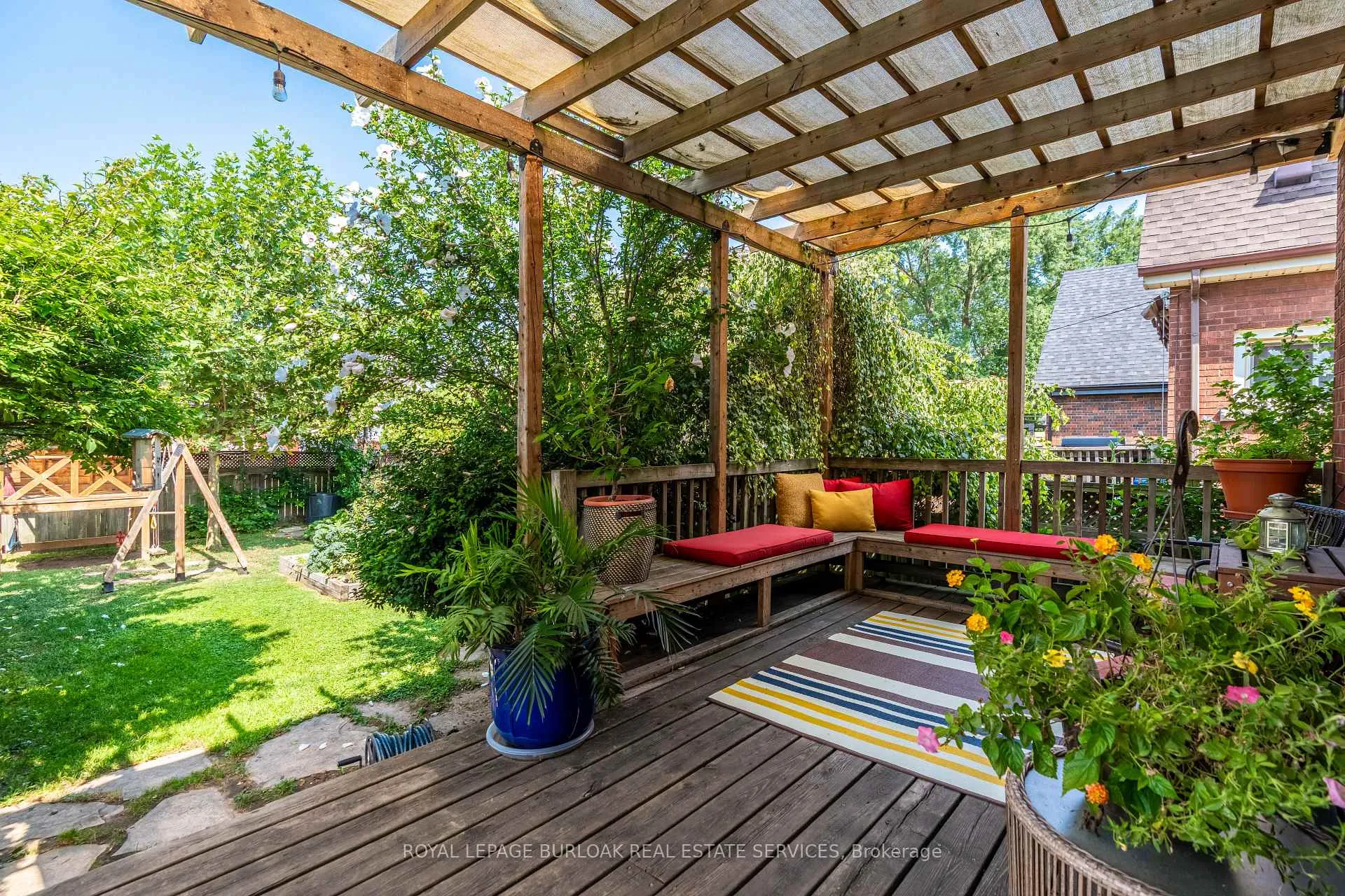 Photo 25 of 26 Weir Street S, Hamilton, Bartonville — HOMEH