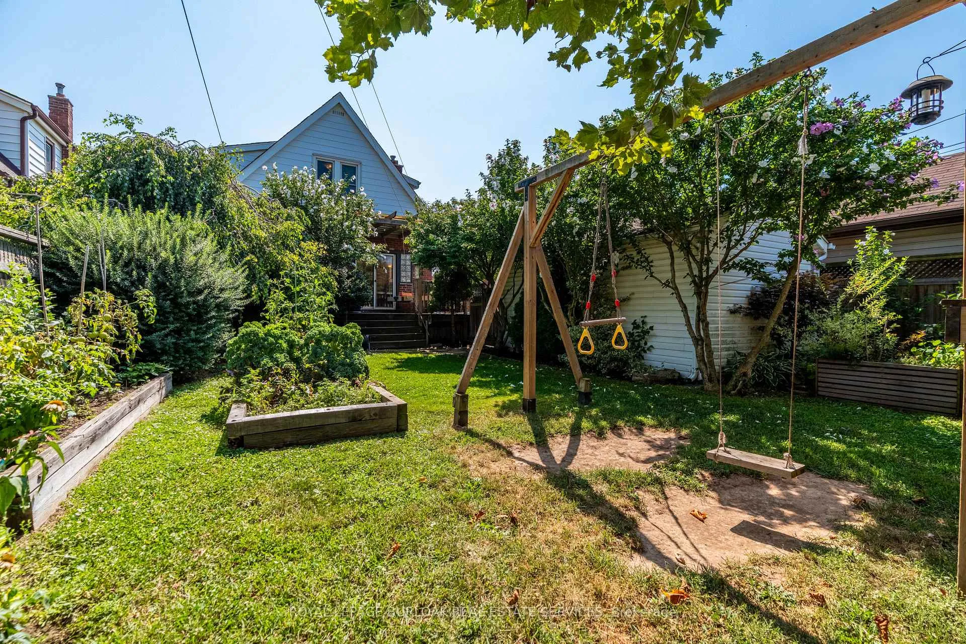 Photo 27 of 26 Weir Street S, Hamilton, Bartonville — HOMEH