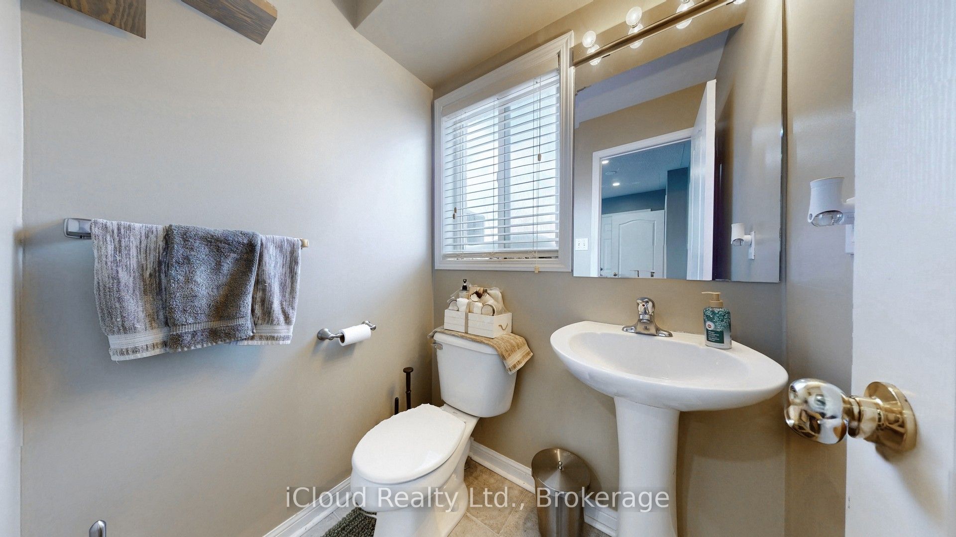 Photo 64 of 52 Tianalee Crescent, Brampton, Fletcher's Meadow — HOMEH
