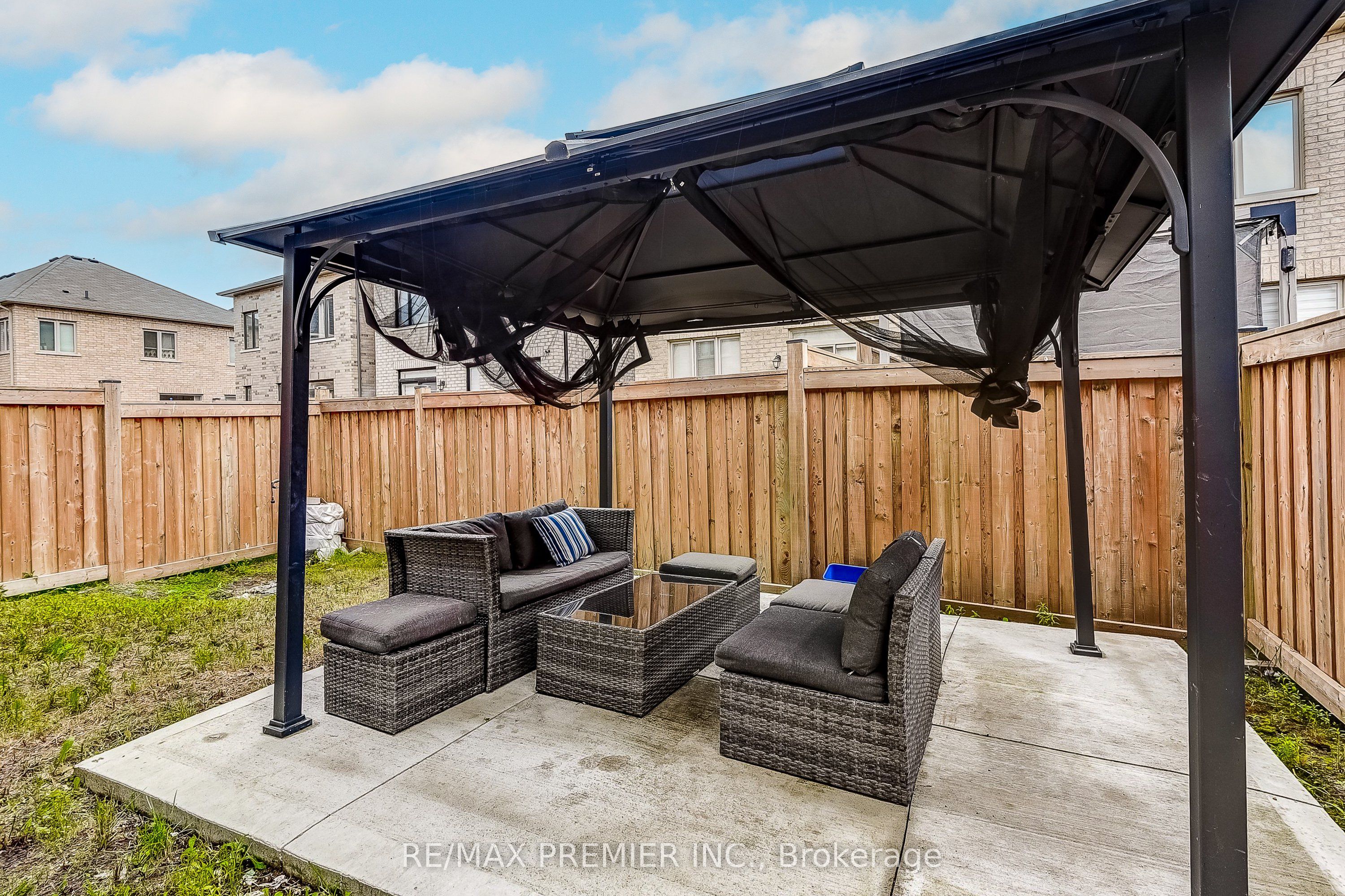 Photo 94 of 358 Clockwork Drive, Brampton, Northwest Brampton — HOMEH