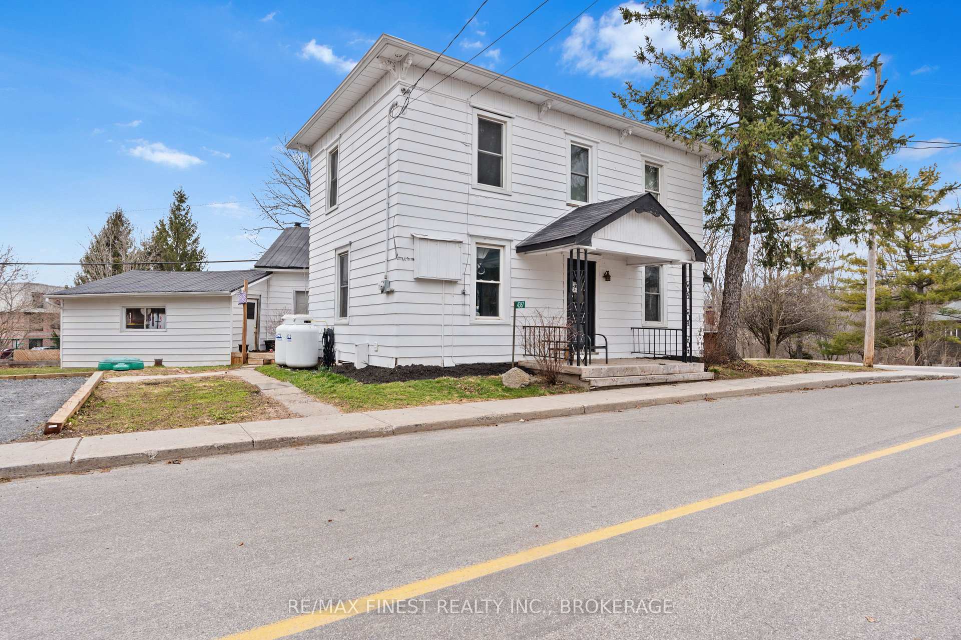 Photo 2 of 4367 Amelia Street, Frontenac, Frontenac South — HOMEH