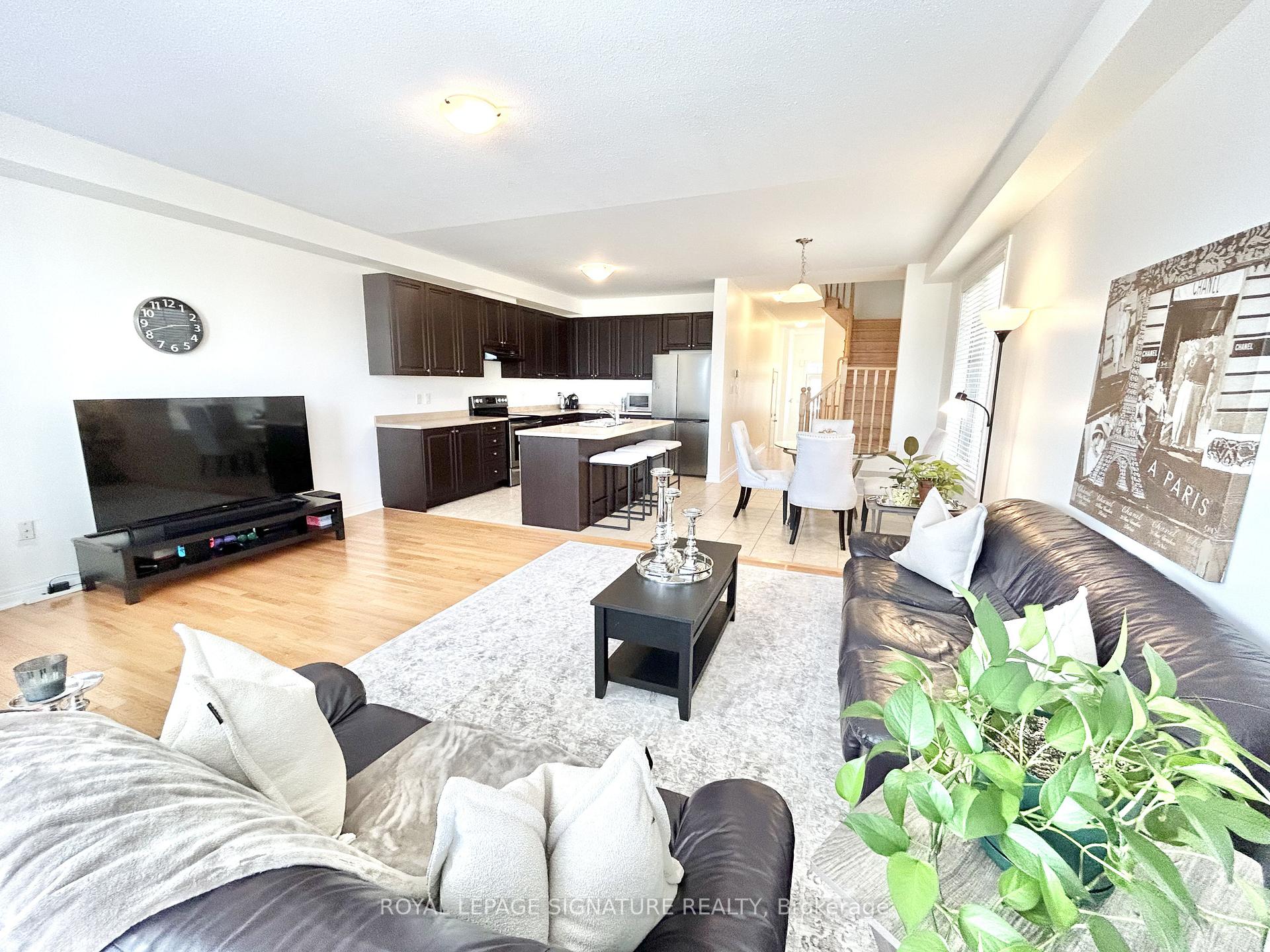 Photo 3 of 10 Zanetta Crescent, Brampton, Credit Valley — HOMEH