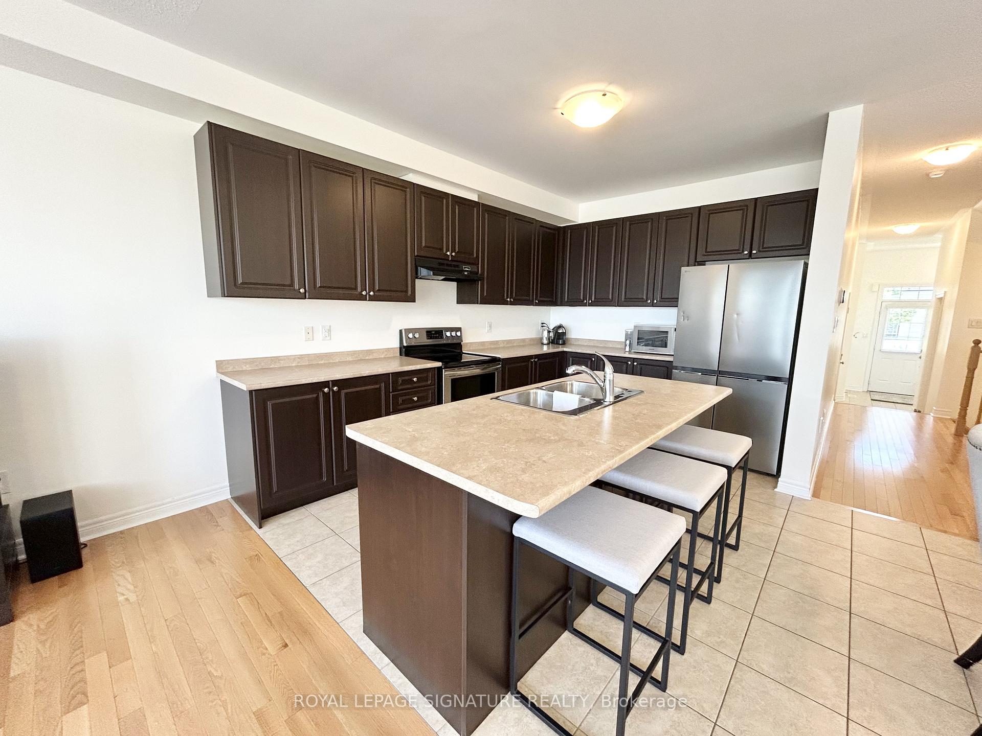Photo 6 of 10 Zanetta Crescent, Brampton, Credit Valley — HOMEH