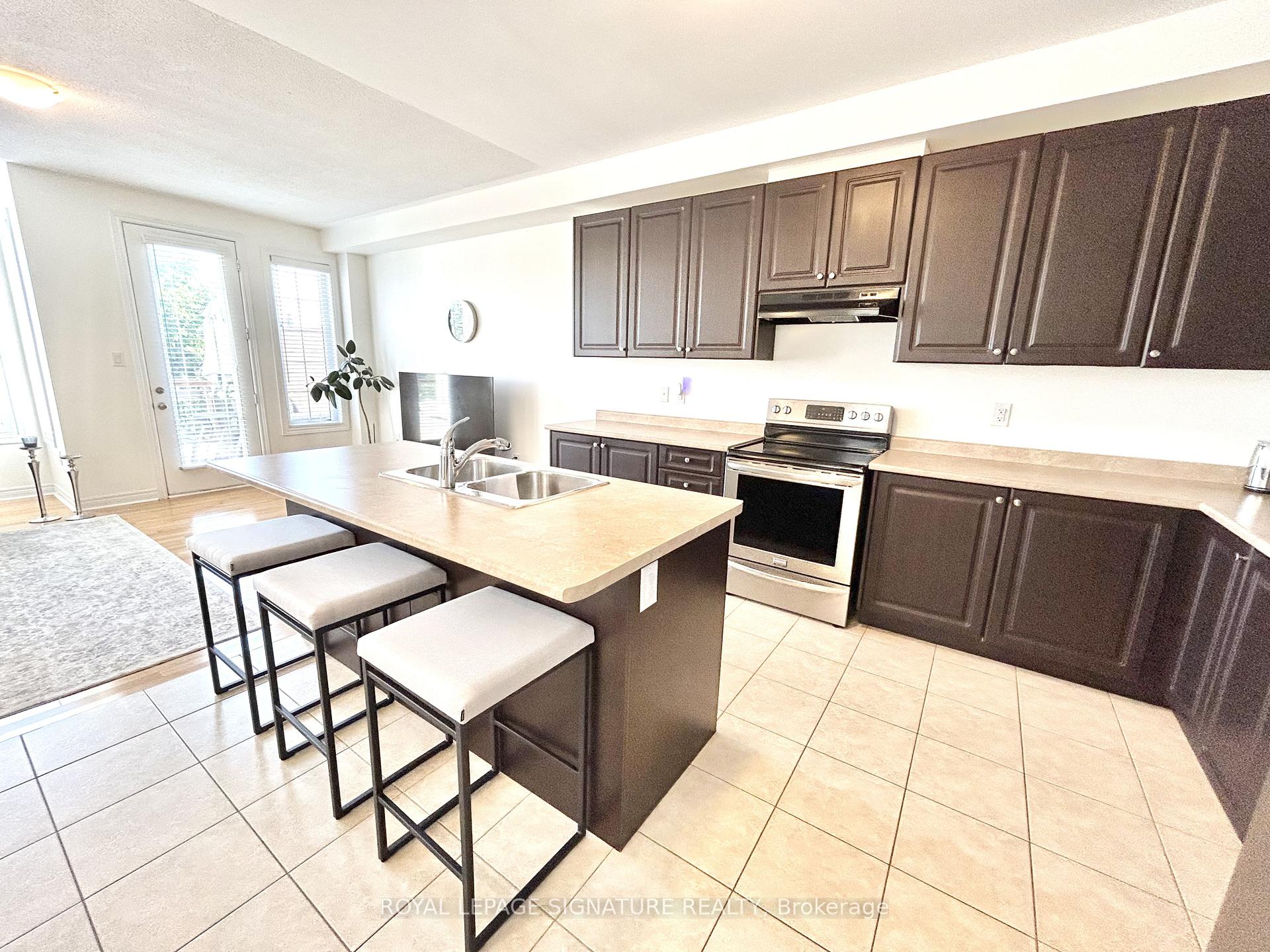 Photo 7 of 10 Zanetta Crescent, Brampton, Credit Valley — HOMEH