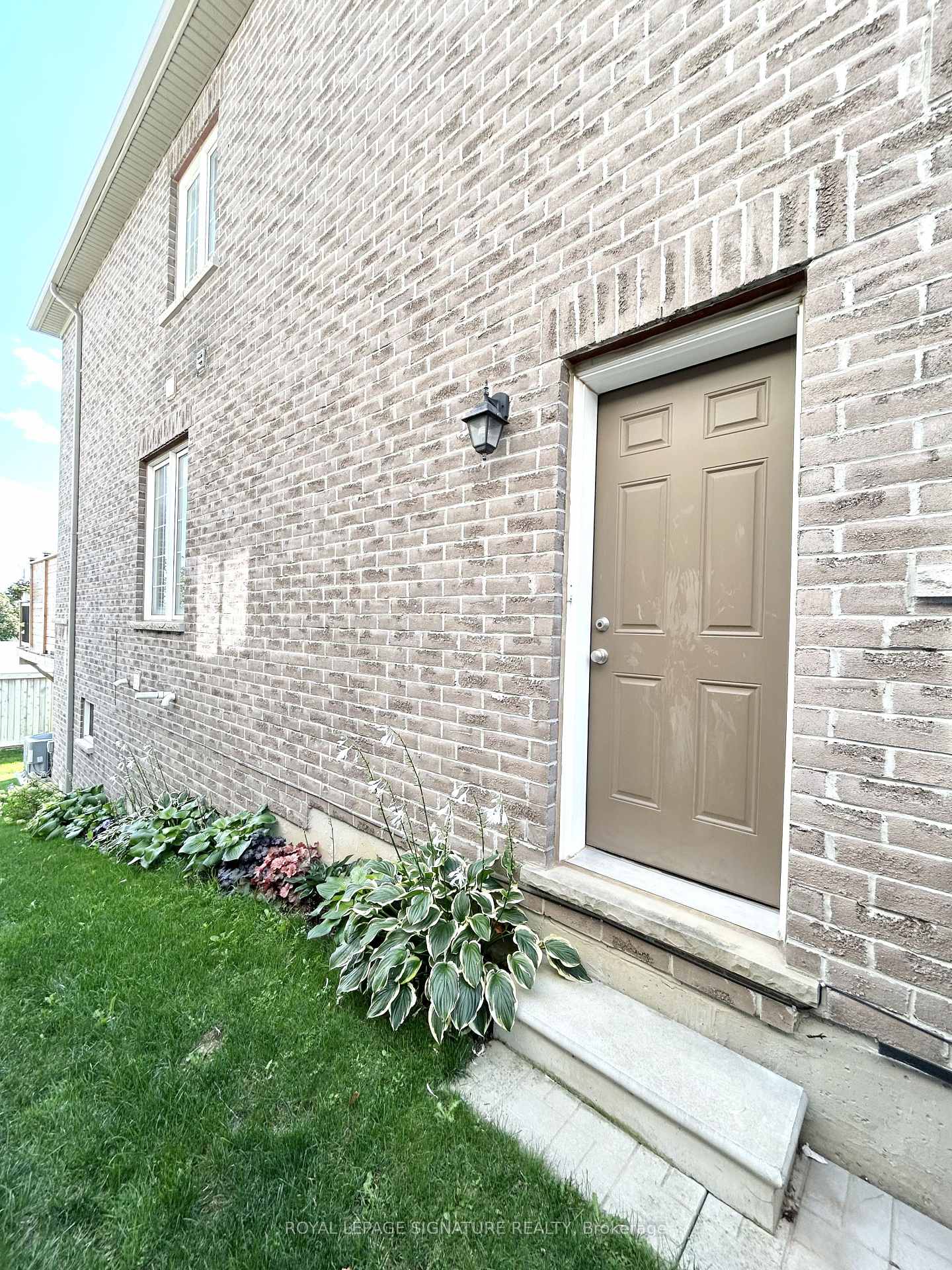 Photo 24 of 10 Zanetta Crescent, Brampton, Credit Valley — HOMEH