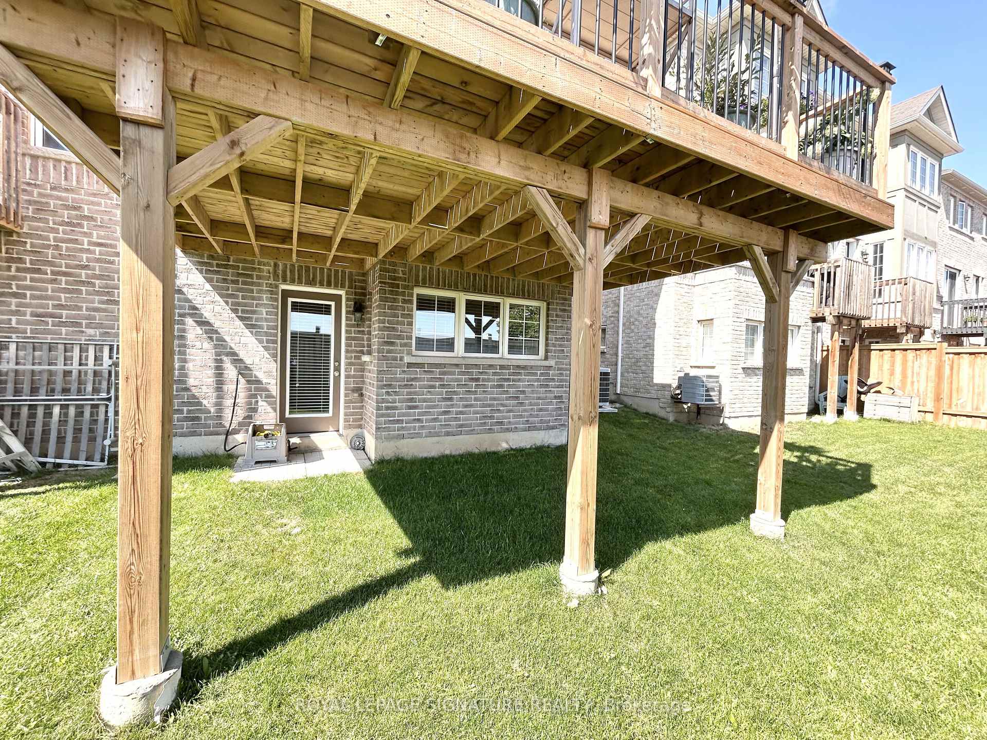 Photo 28 of 10 Zanetta Crescent, Brampton, Credit Valley — HOMEH