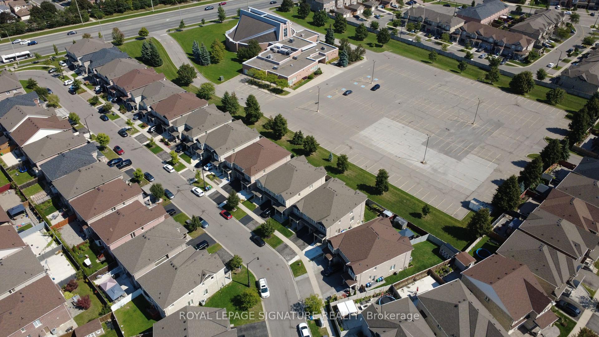 Photo 30 of 10 Zanetta Crescent, Brampton, Credit Valley — HOMEH