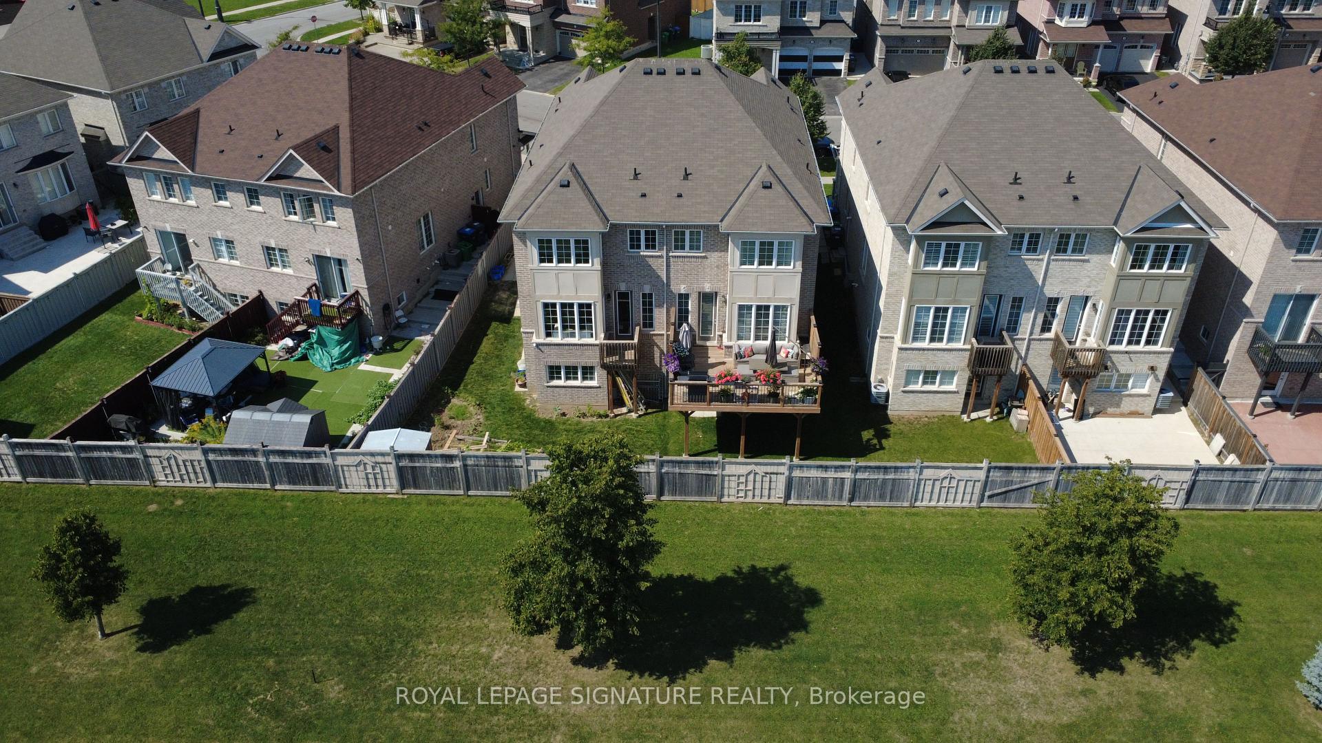 Photo 32 of 10 Zanetta Crescent, Brampton, Credit Valley — HOMEH