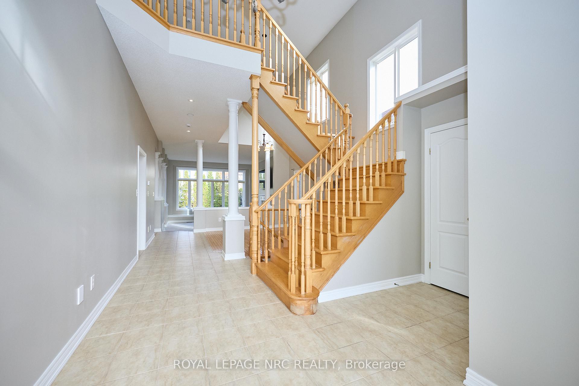 Photo 5 of 23 Moorland Crescent, Hamilton, Meadowlands — HOMEH