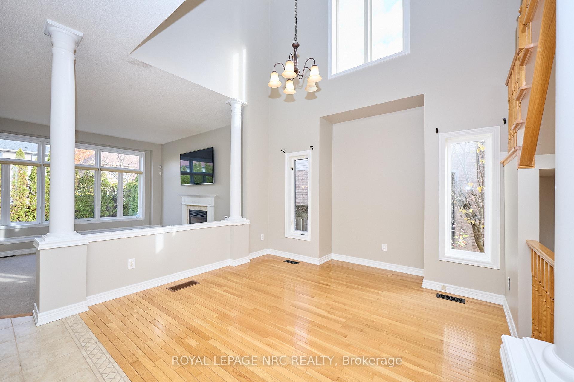 Photo 6 of 23 Moorland Crescent, Hamilton, Meadowlands — HOMEH