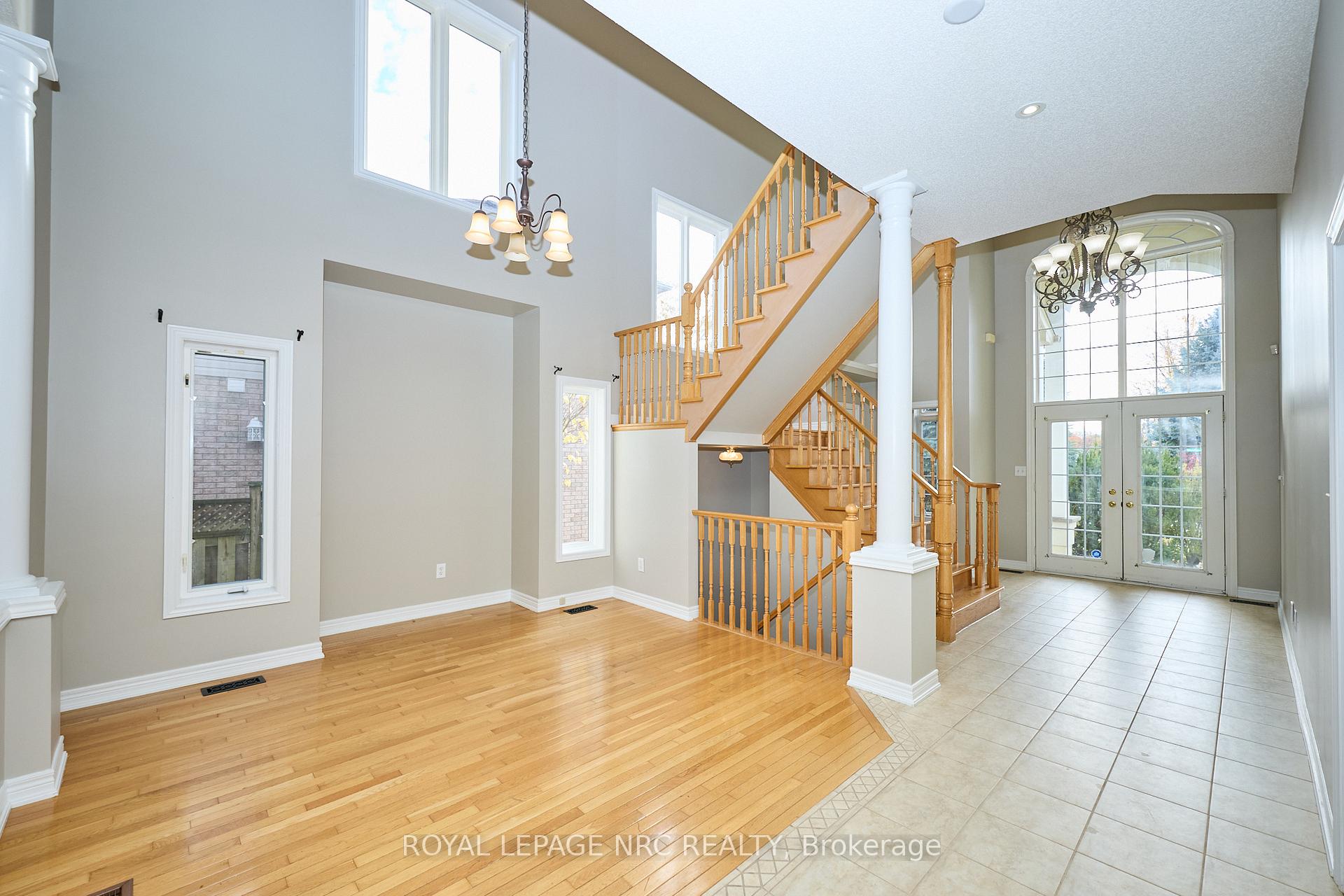 Photo 8 of 23 Moorland Crescent, Hamilton, Meadowlands — HOMEH