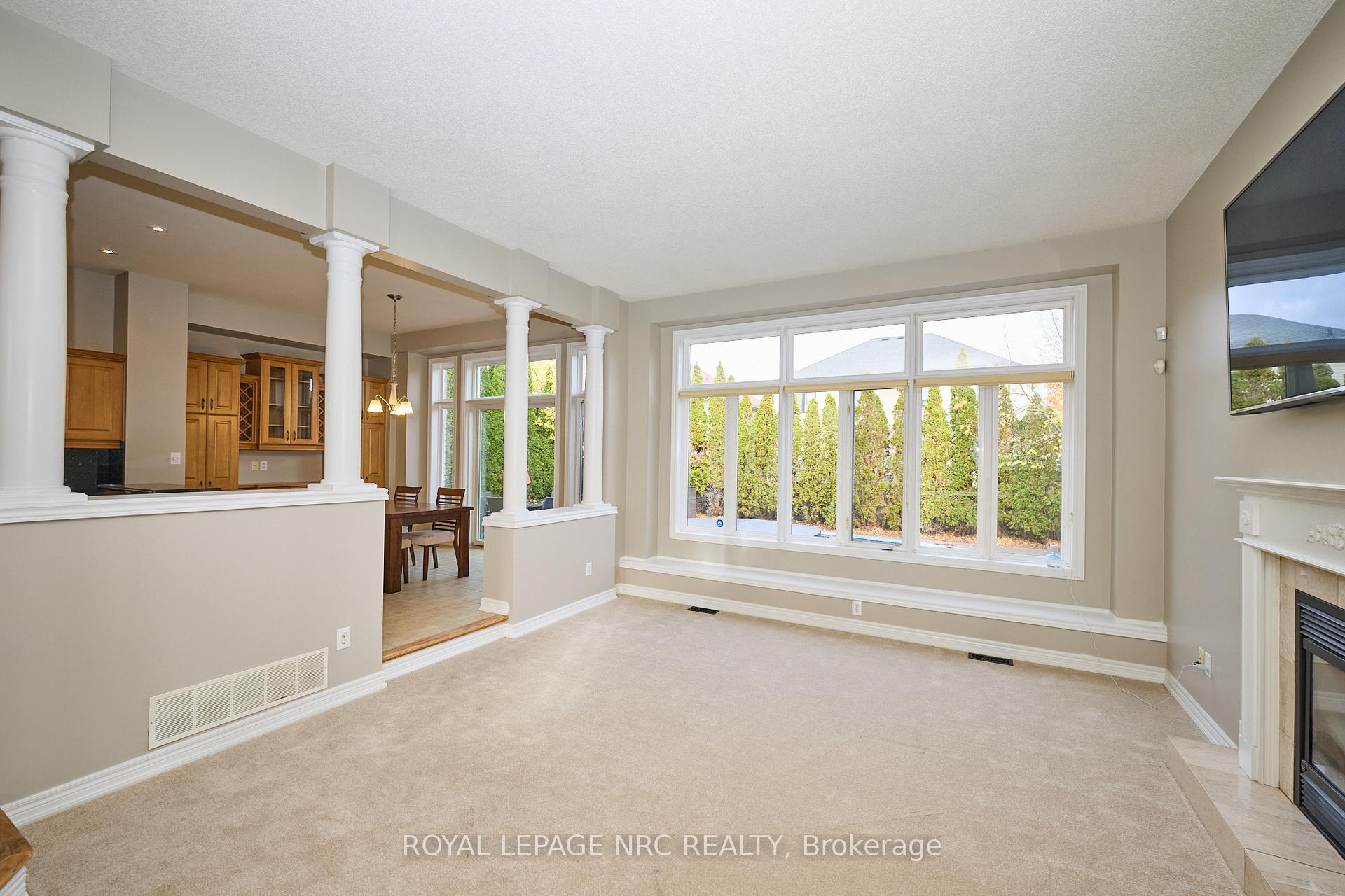 Photo 10 of 23 Moorland Crescent, Hamilton, Meadowlands — HOMEH