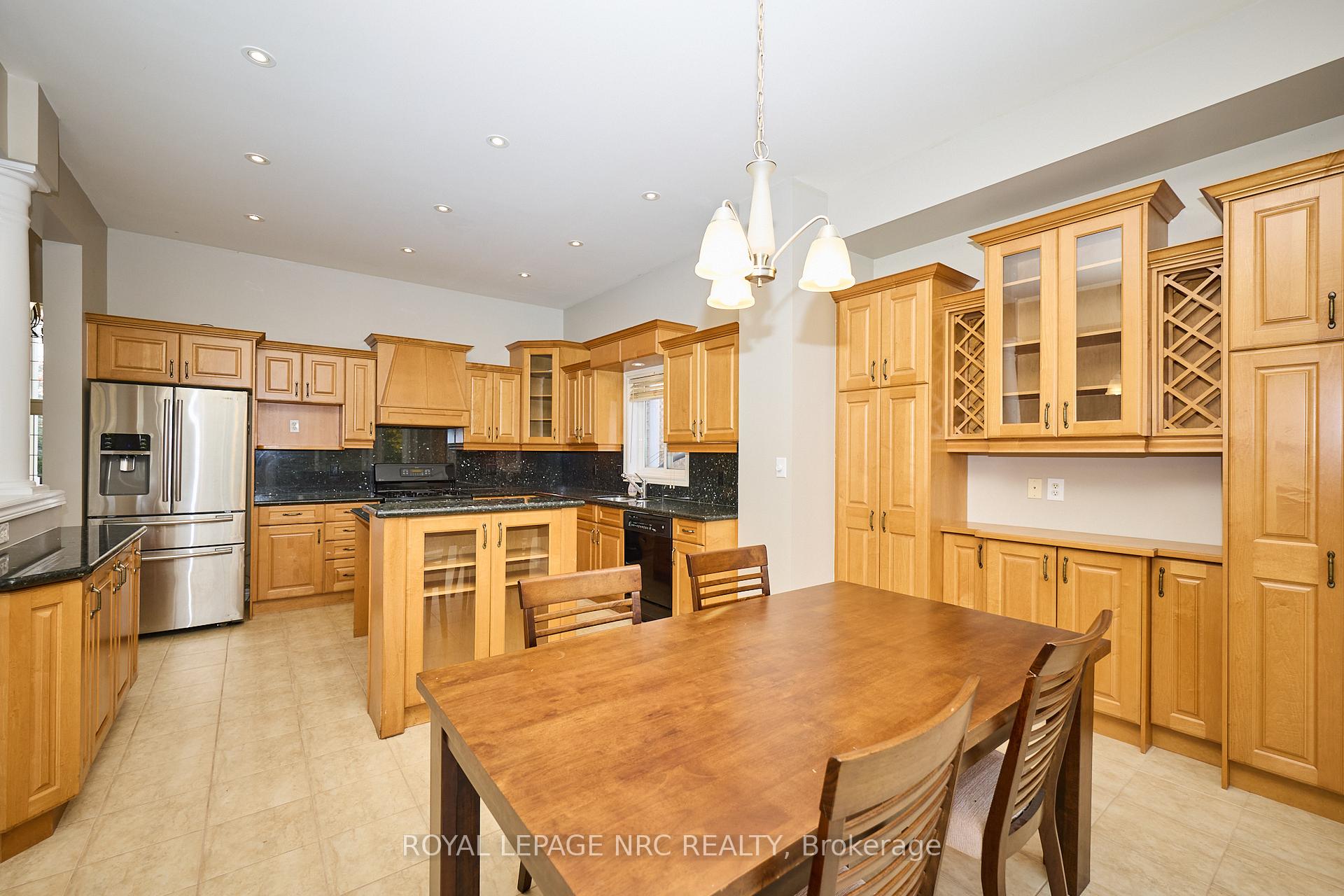 Photo 14 of 23 Moorland Crescent, Hamilton, Meadowlands — HOMEH