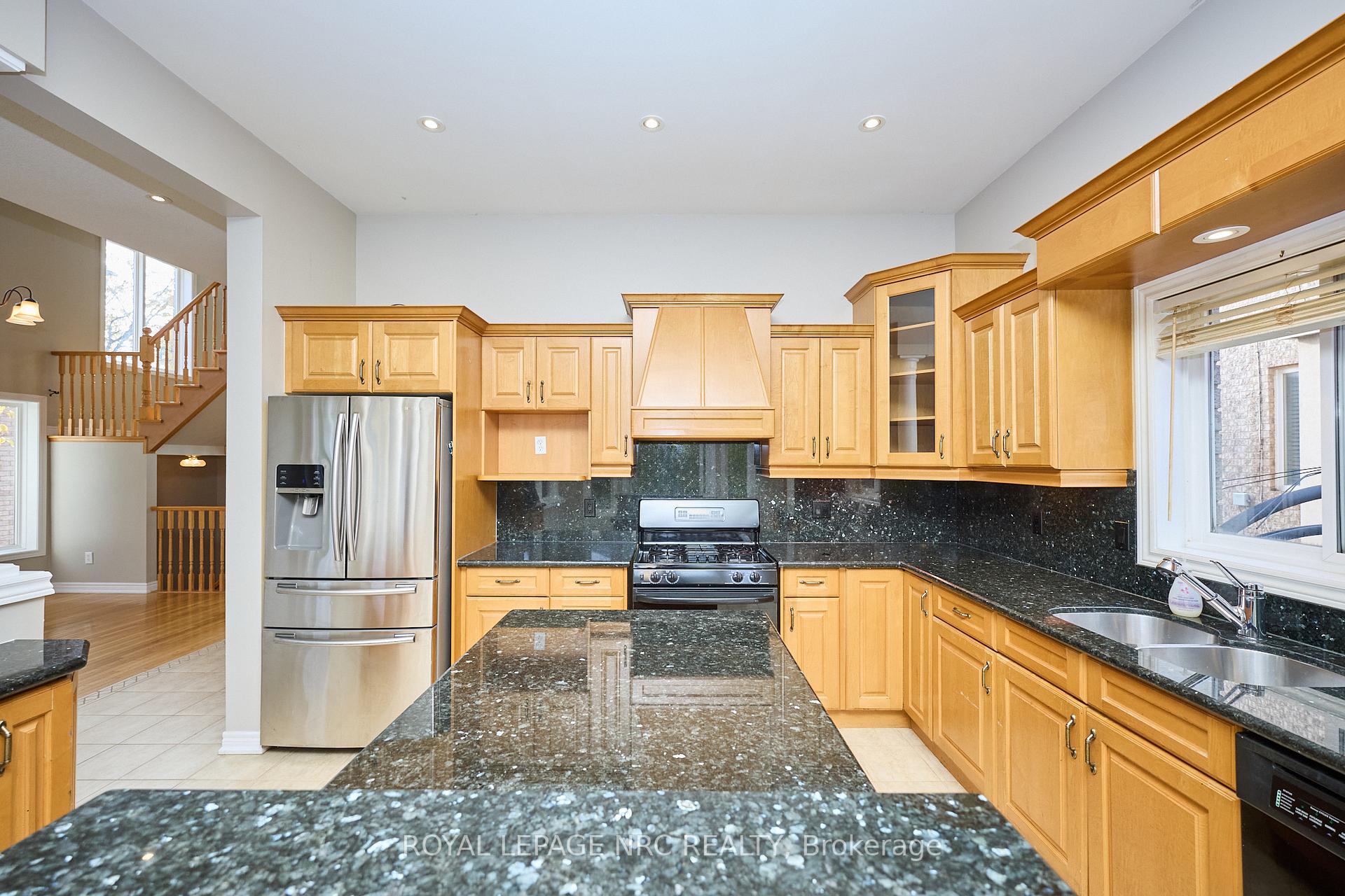 Photo 16 of 23 Moorland Crescent, Hamilton, Meadowlands — HOMEH