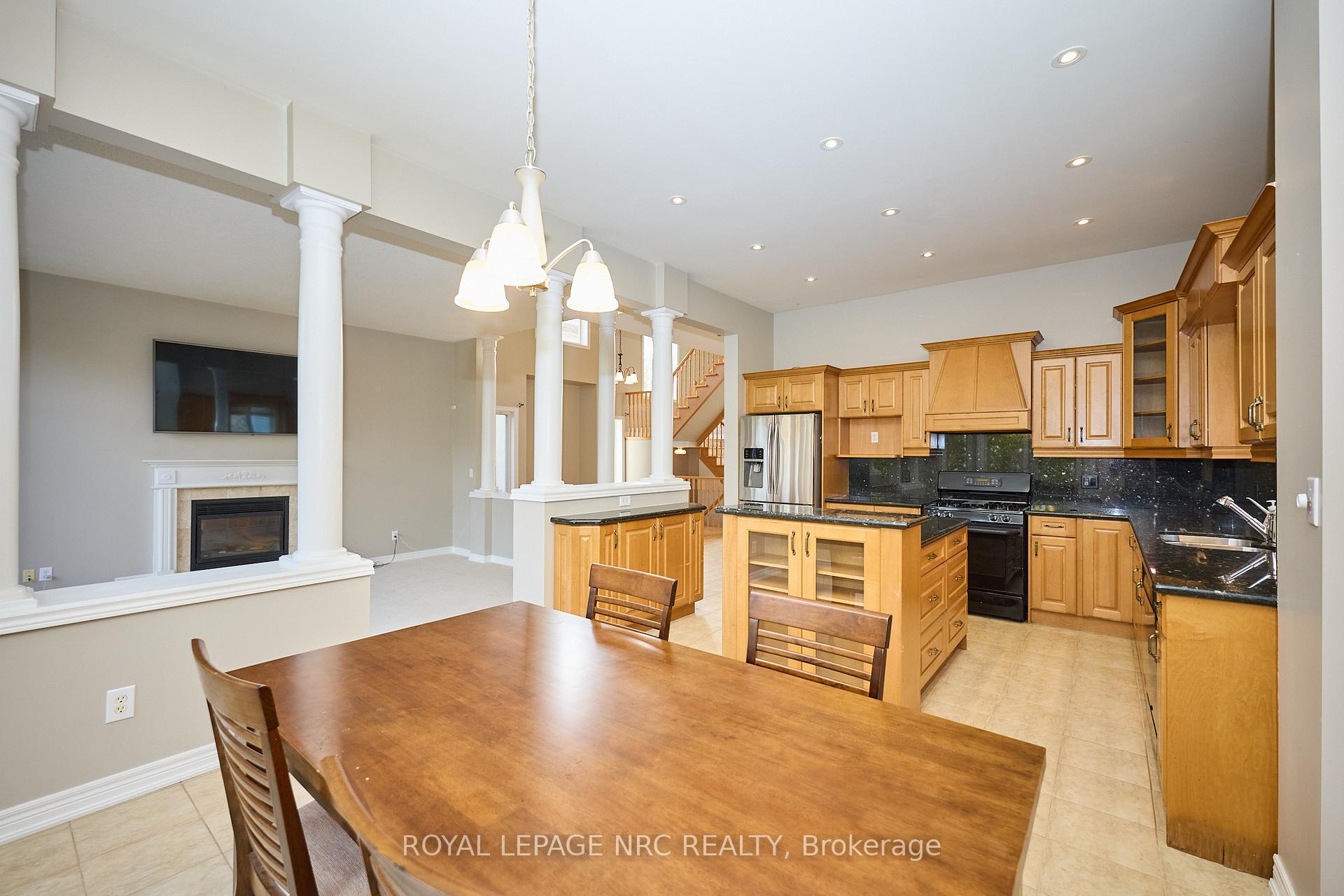 Photo 17 of 23 Moorland Crescent, Hamilton, Meadowlands — HOMEH