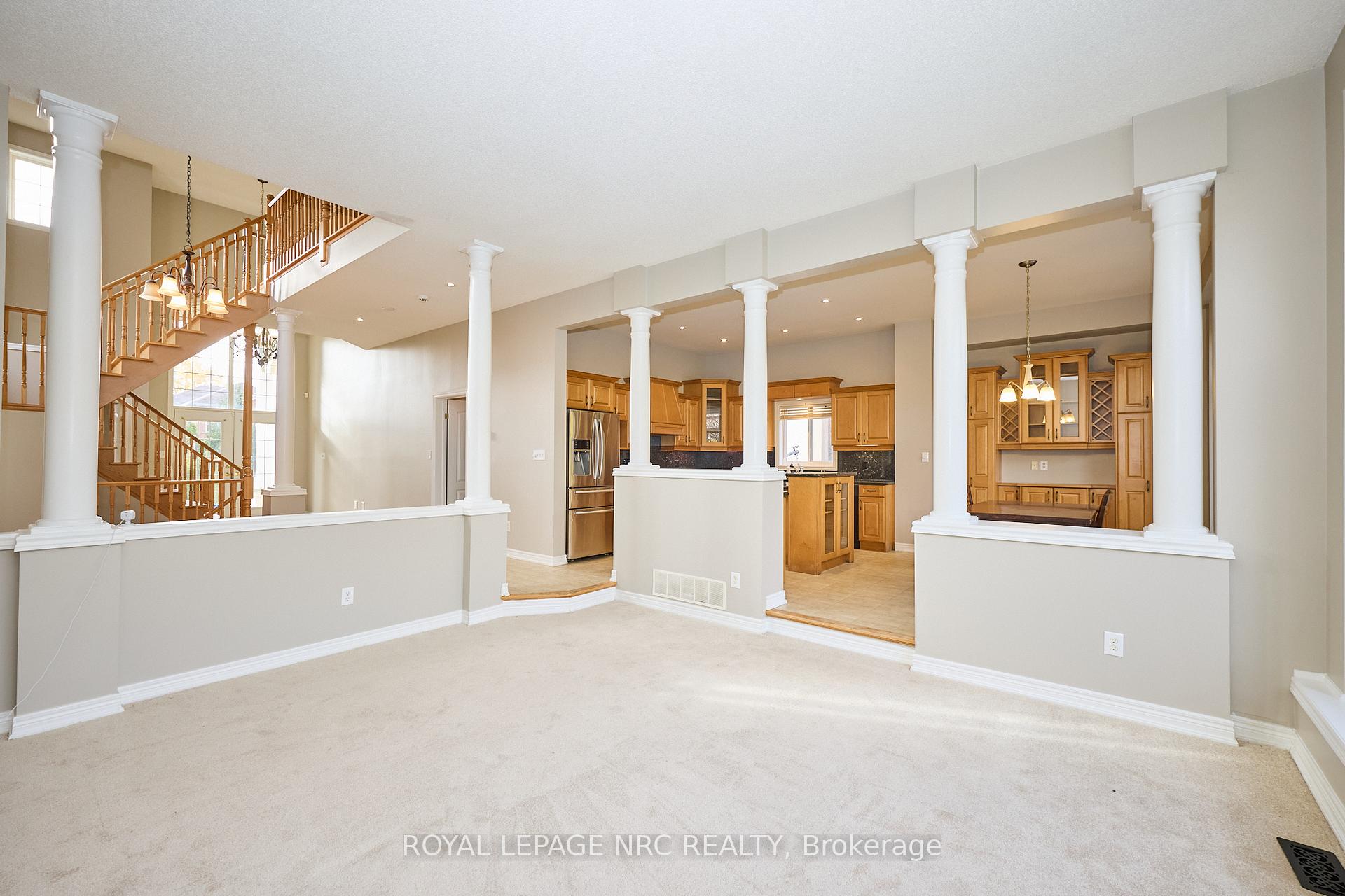 Photo 19 of 23 Moorland Crescent, Hamilton, Meadowlands — HOMEH