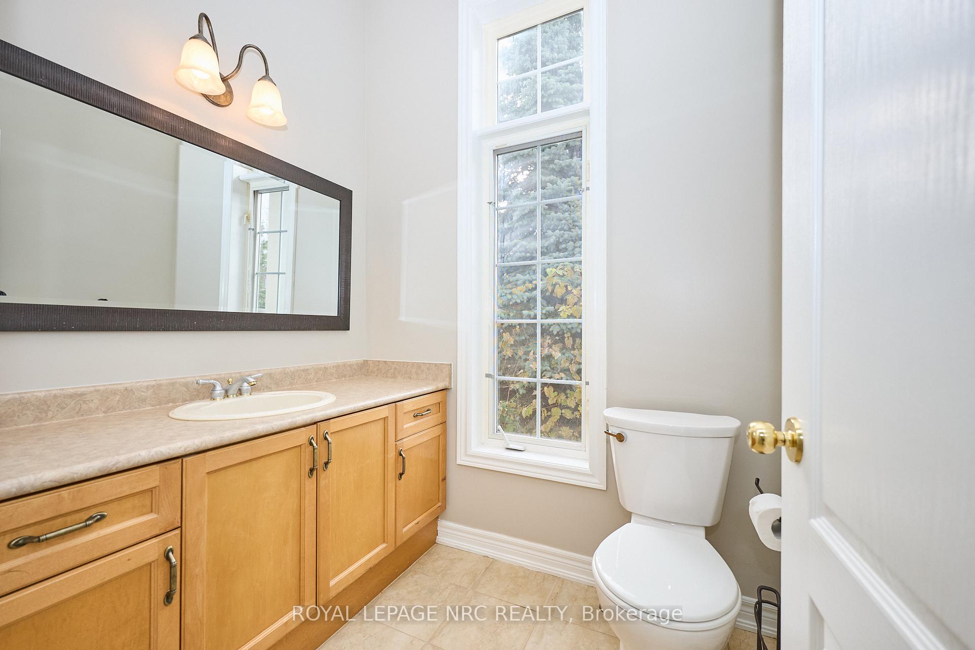 Photo 22 of 23 Moorland Crescent, Hamilton, Meadowlands — HOMEH