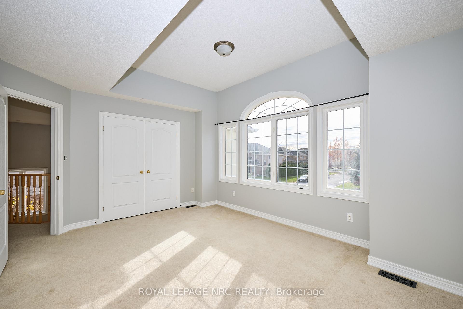 Photo 25 of 23 Moorland Crescent, Hamilton, Meadowlands — HOMEH