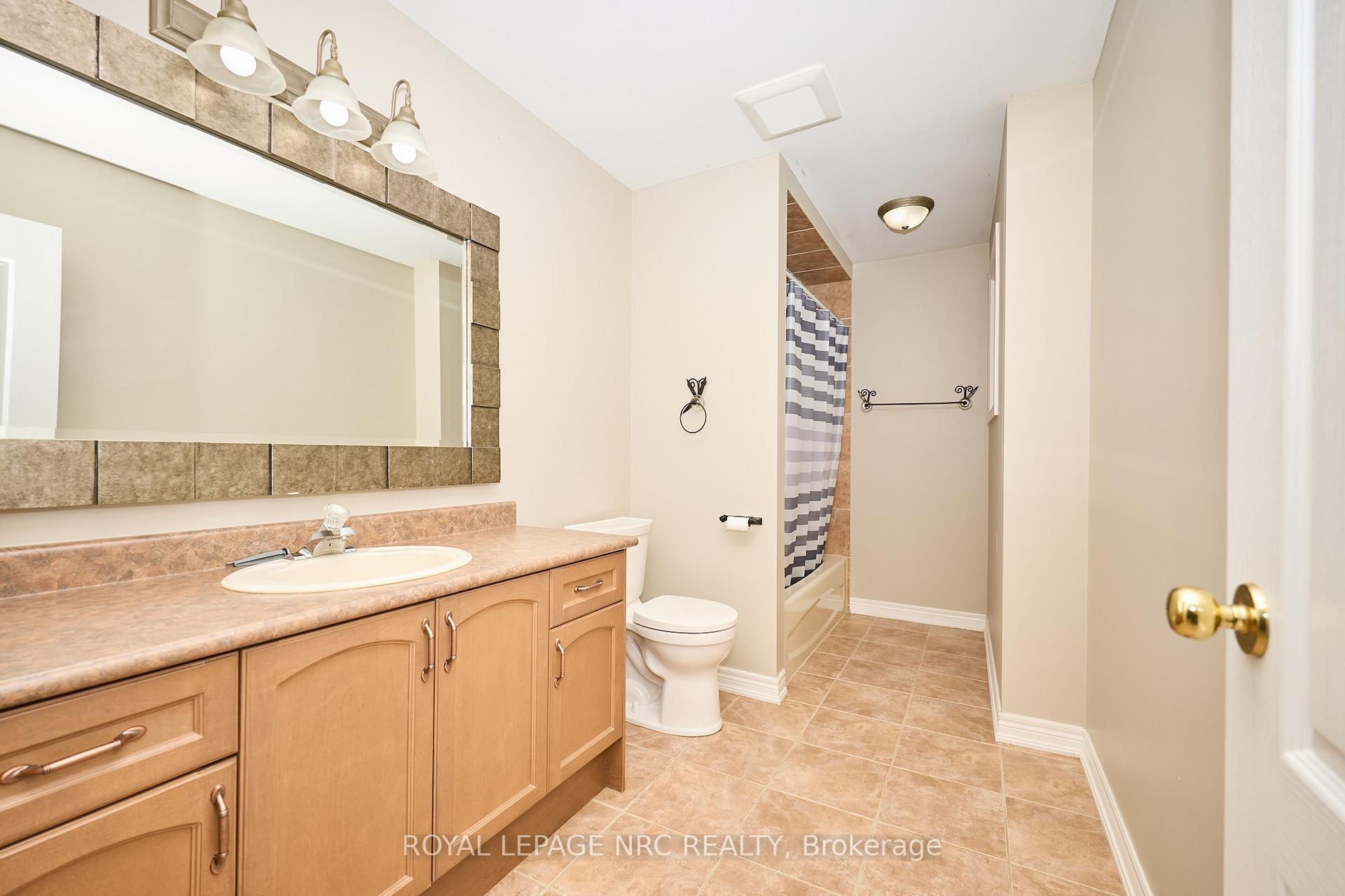 Photo 26 of 23 Moorland Crescent, Hamilton, Meadowlands — HOMEH