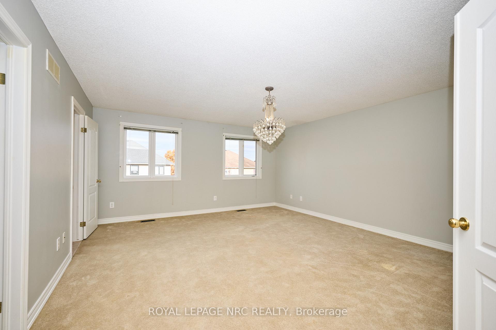 Photo 29 of 23 Moorland Crescent, Hamilton, Meadowlands — HOMEH