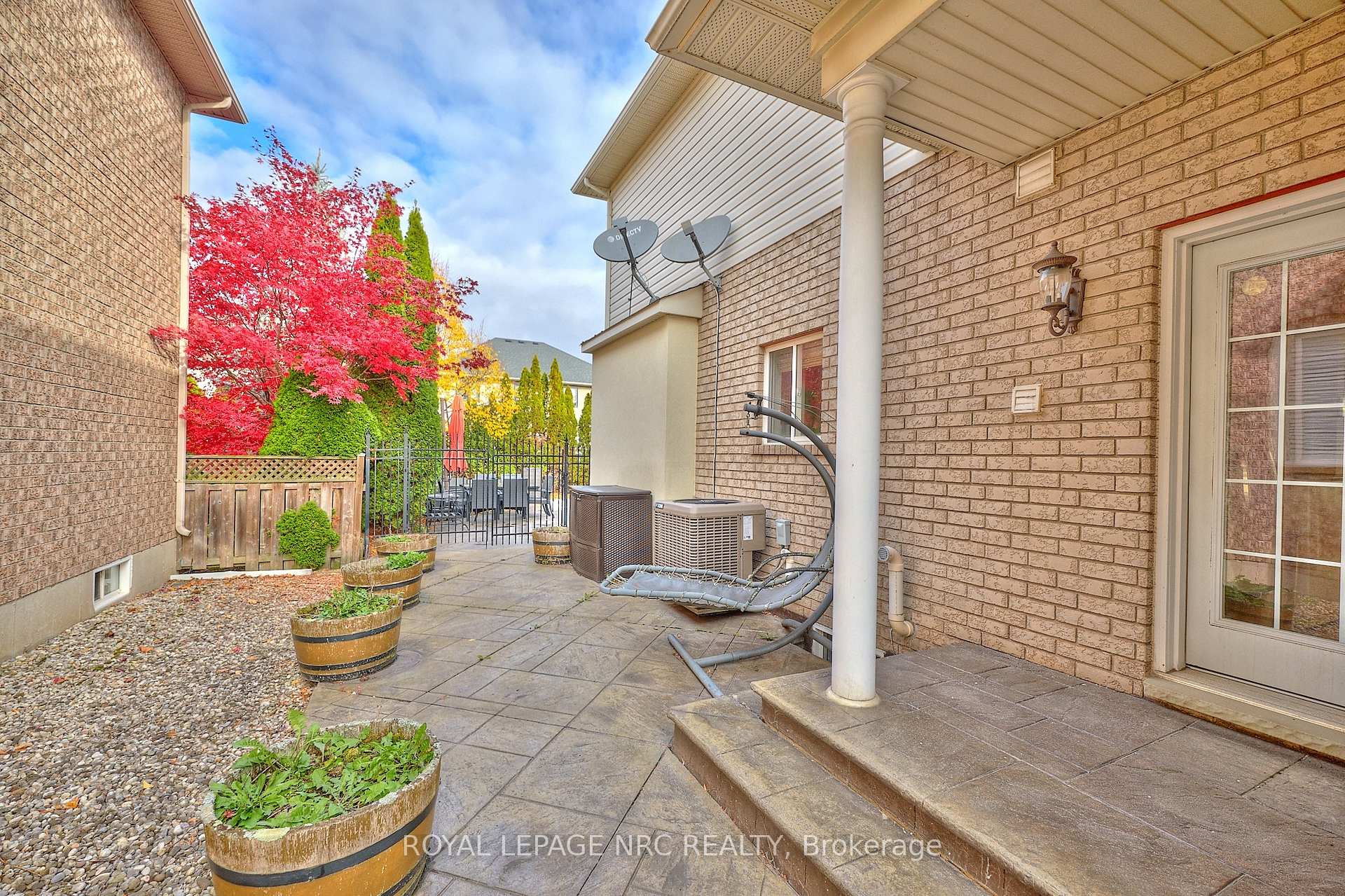 Photo 35 of 23 Moorland Crescent, Hamilton, Meadowlands — HOMEH