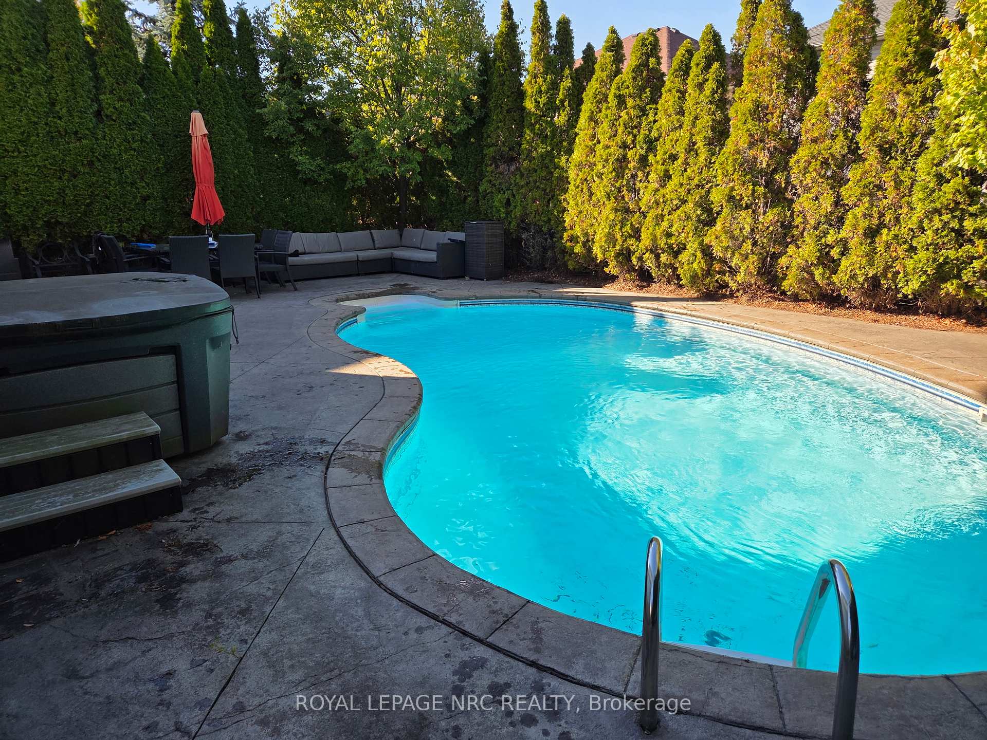 Photo 40 of 23 Moorland Crescent, Hamilton, Meadowlands — HOMEH