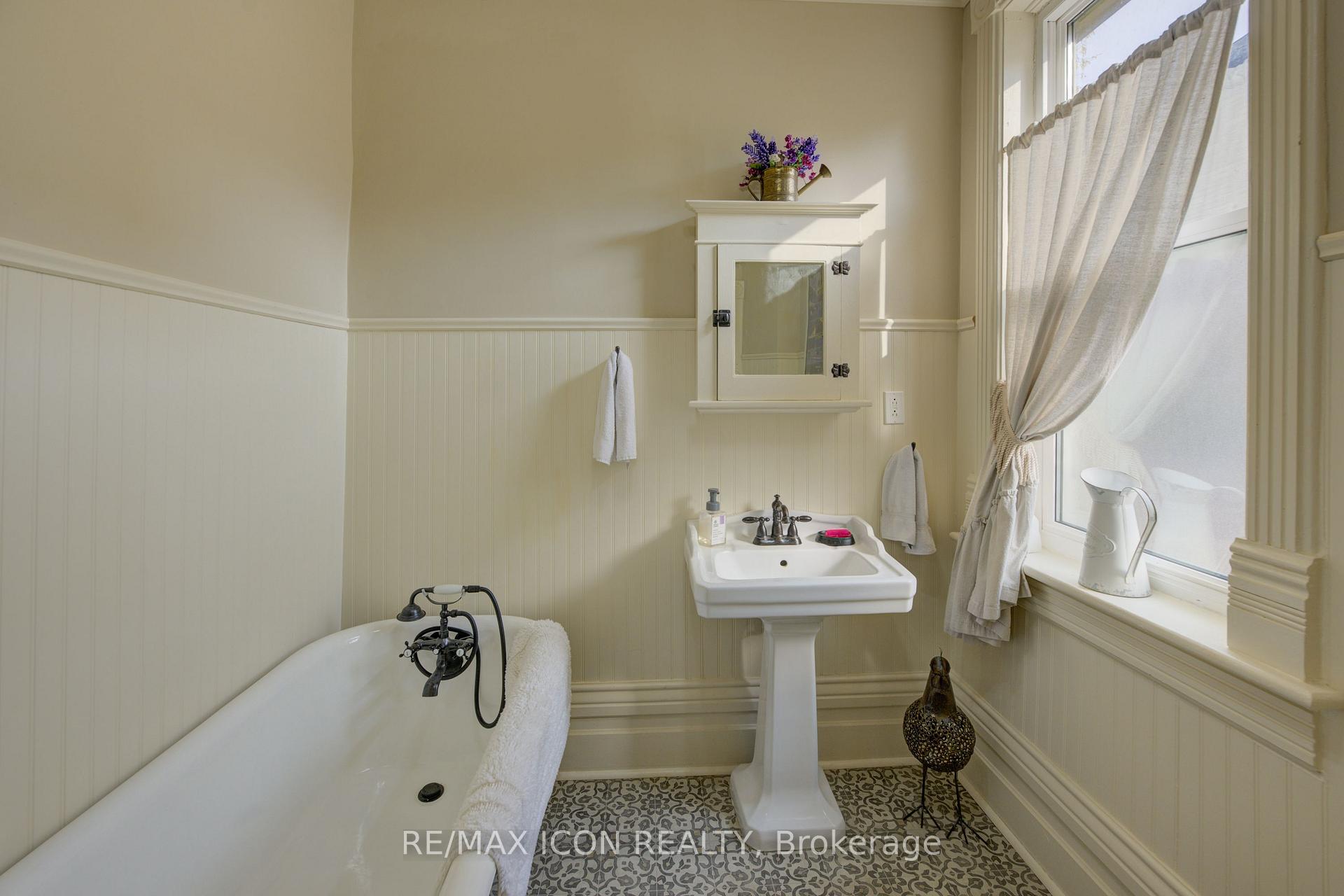 Photo 44 of 22 Harvey Street, Cambridge, Hespeler Village — HOMEH