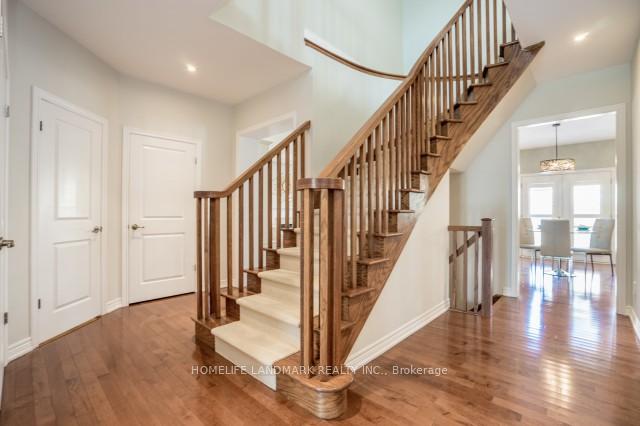 Photo 2 of 3230 Saltaire Crescent, Oakville, Bronte Creek — HOMEH