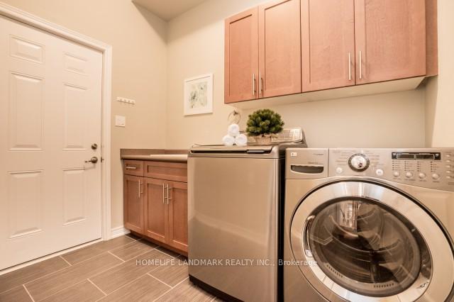 Photo 7 of 3230 Saltaire Crescent, Oakville, Bronte Creek — HOMEH