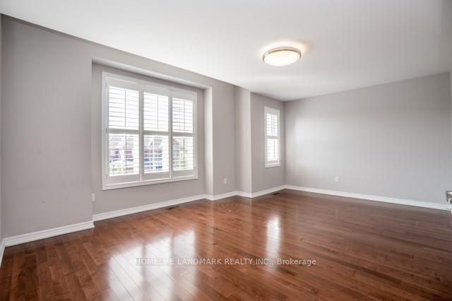 Photo 13 of 3230 Saltaire Crescent, Oakville, Bronte Creek — HOMEH