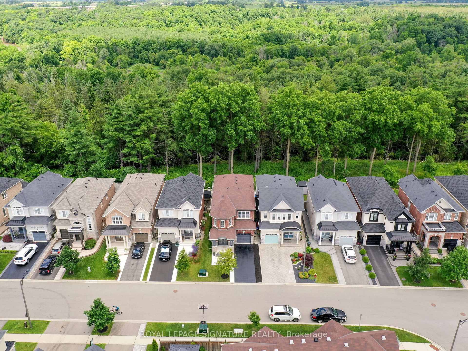 Photo 2 of 91 Upper Canada Court, Halton Hills, Georgetown — HOMEH