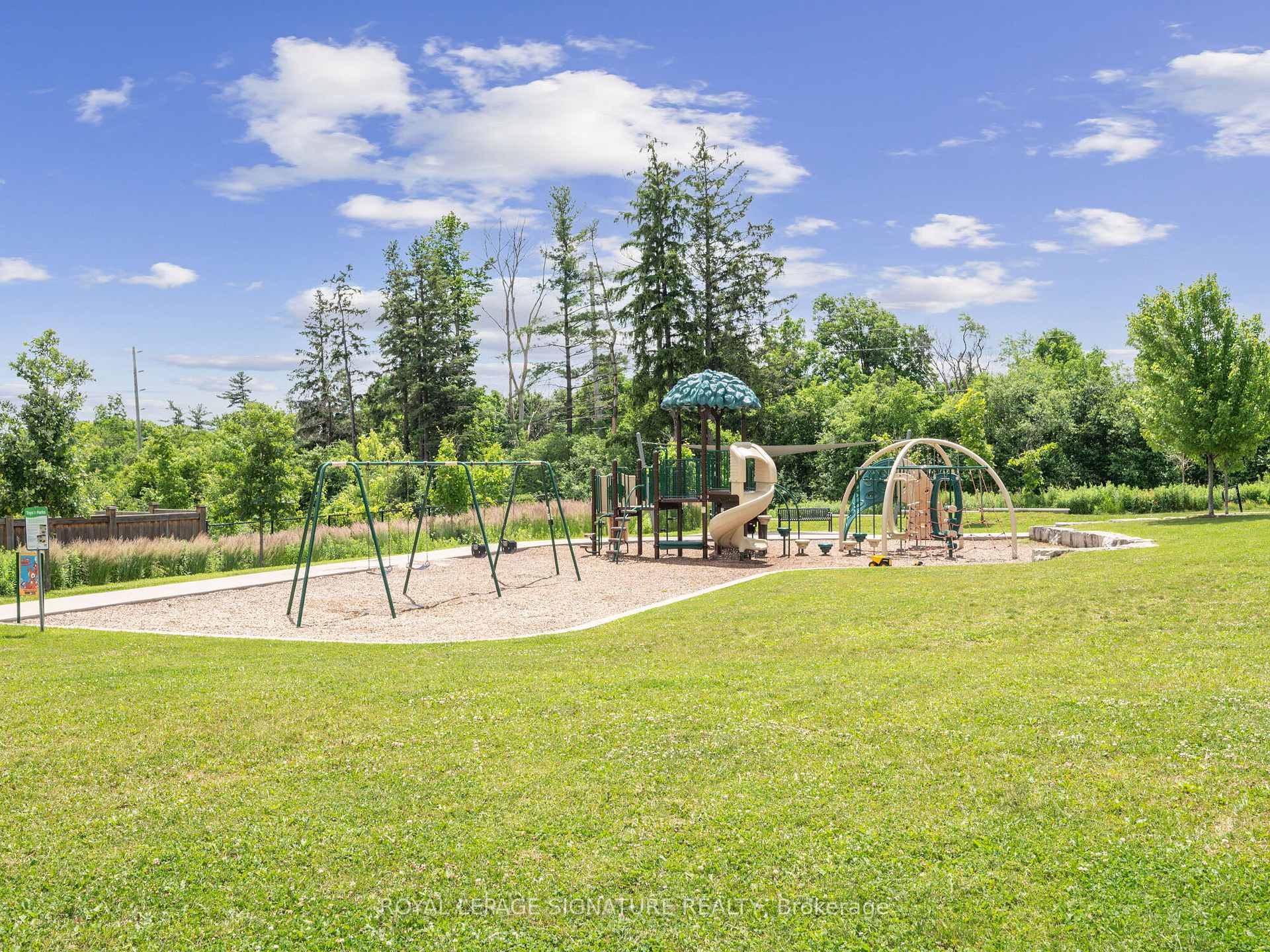Photo 40 of 91 Upper Canada Court, Halton Hills, Georgetown — HOMEH