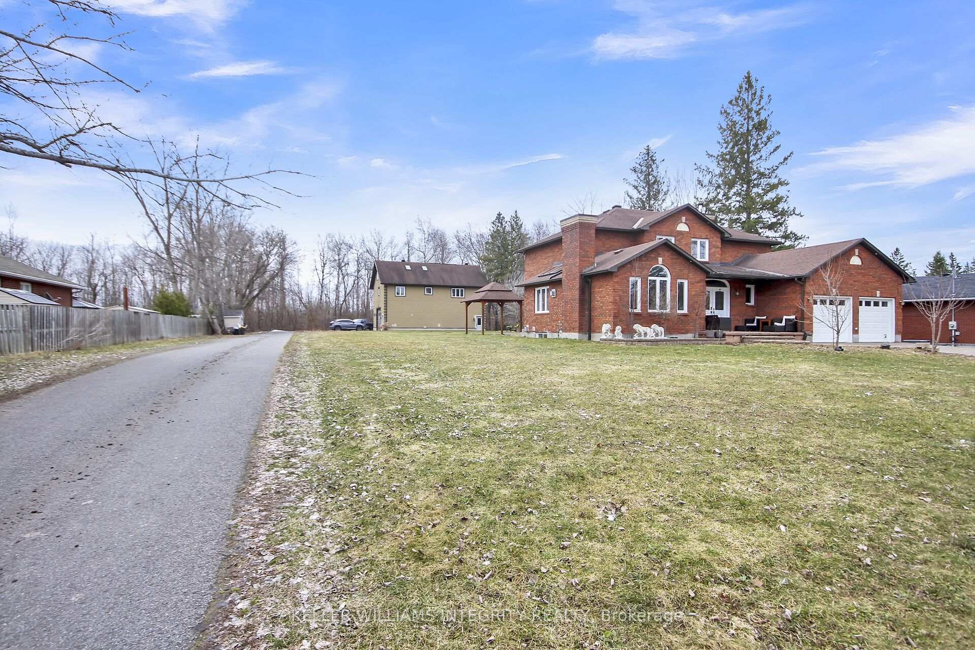 Photo 8 of 2796 Quinn Road, Ottawa, Emerald Woods/Sawmill Creek — HOMEH