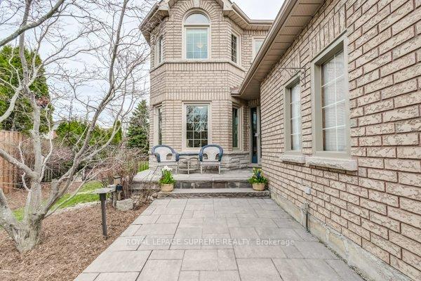 Photo 3 of 12 Cornerstone Court, Caledon, Bolton East — HOMEH
