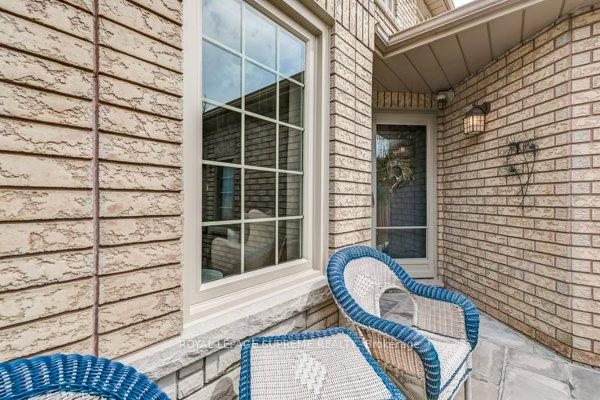 Photo 4 of 12 Cornerstone Court, Caledon, Bolton East — HOMEH