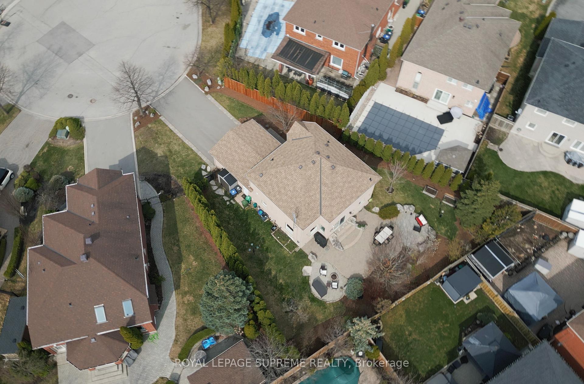 Photo 6 of 12 Cornerstone Court, Caledon, Bolton East — HOMEH