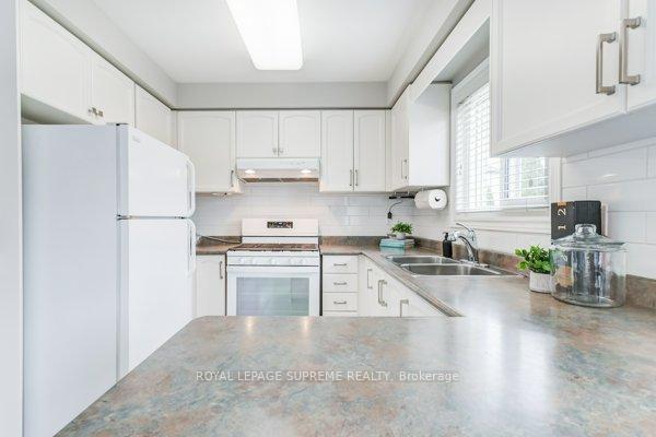 Photo 14 of 12 Cornerstone Court, Caledon, Bolton East — HOMEH