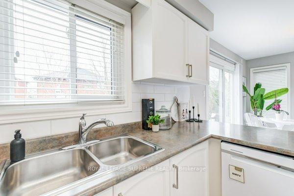 Photo 16 of 12 Cornerstone Court, Caledon, Bolton East — HOMEH