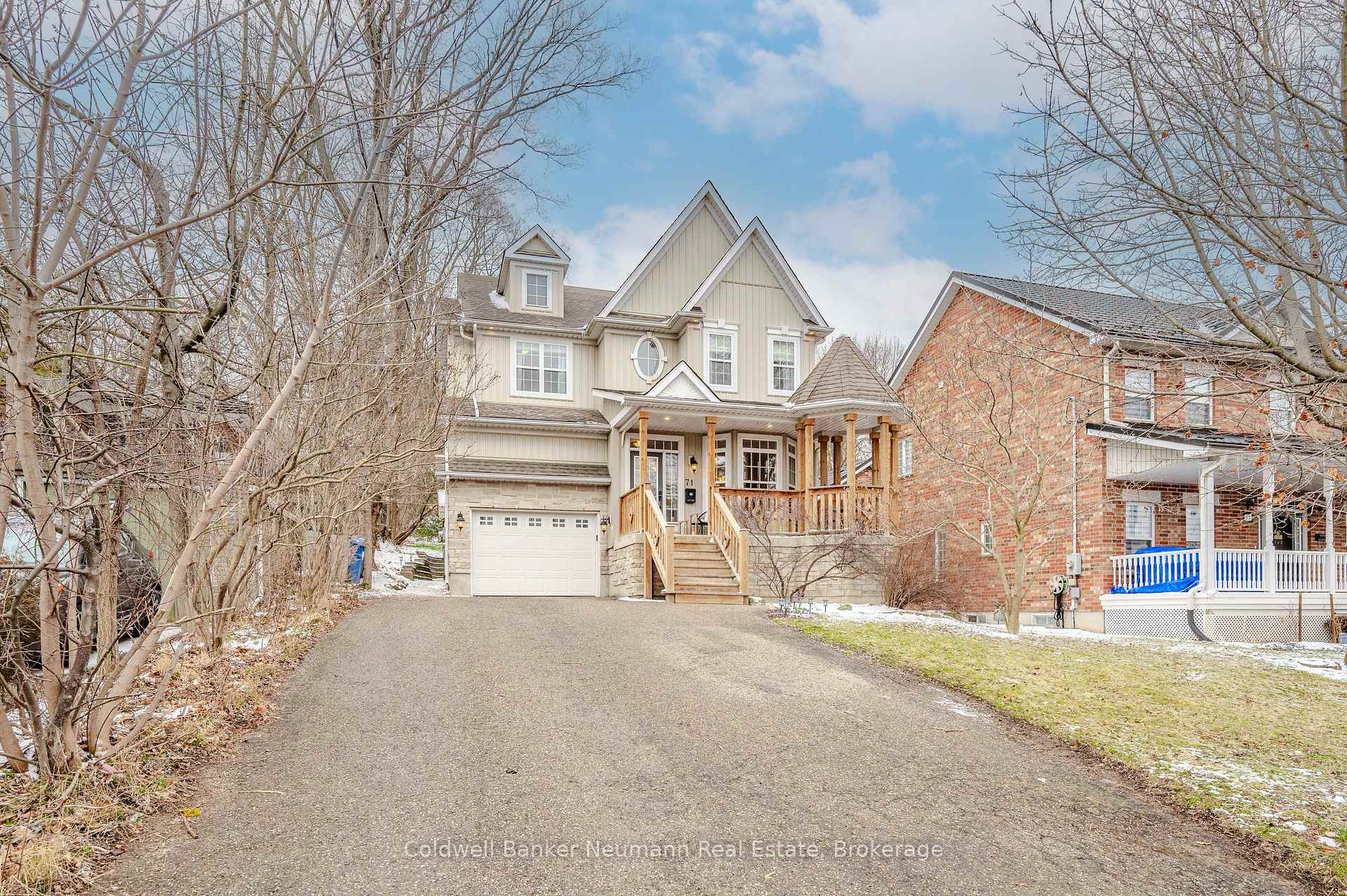 Photo 4 of 71 King Street, Guelph, St. George's — HOMEH