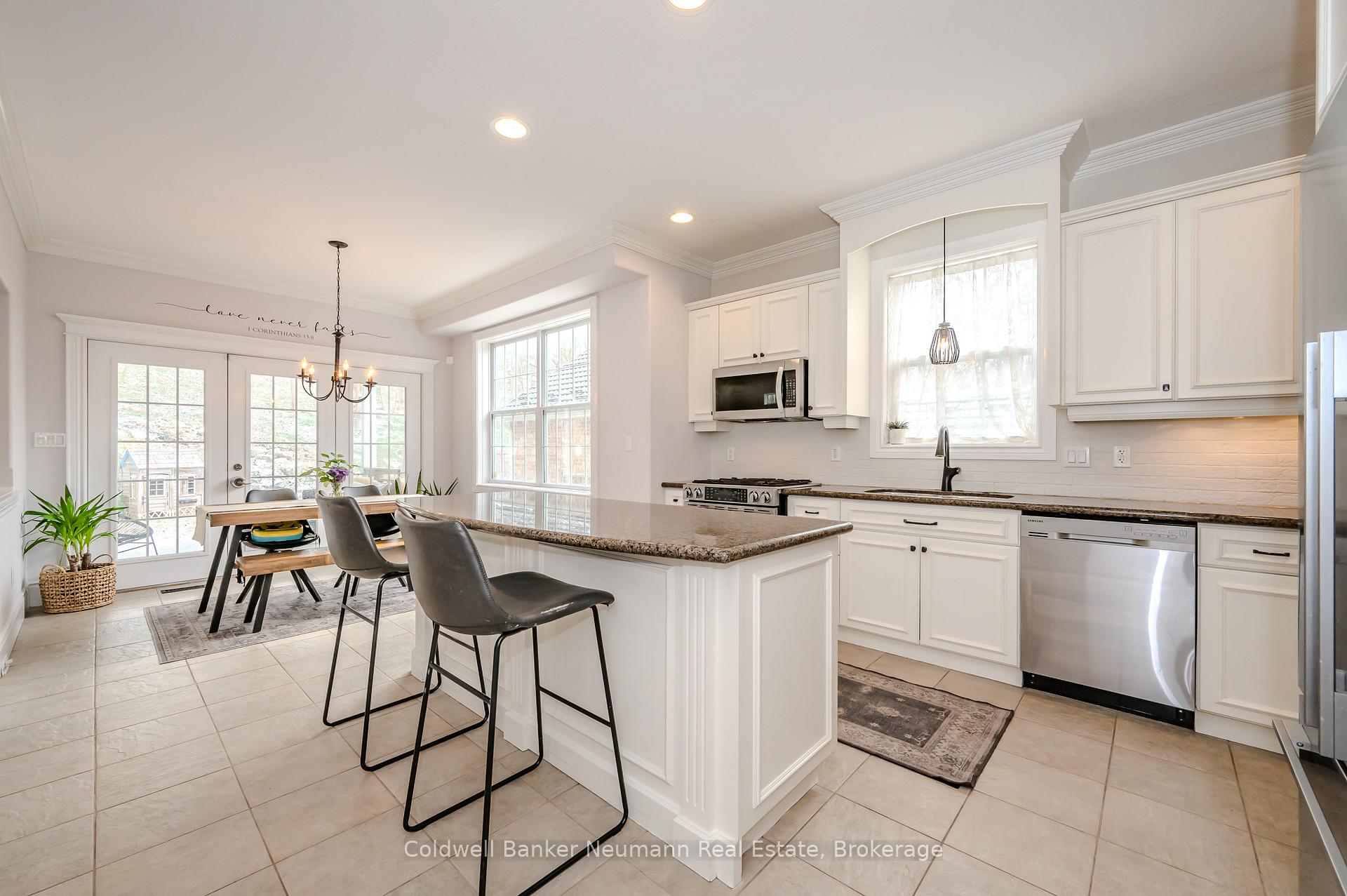 Photo 14 of 71 King Street, Guelph, St. George's — HOMEH