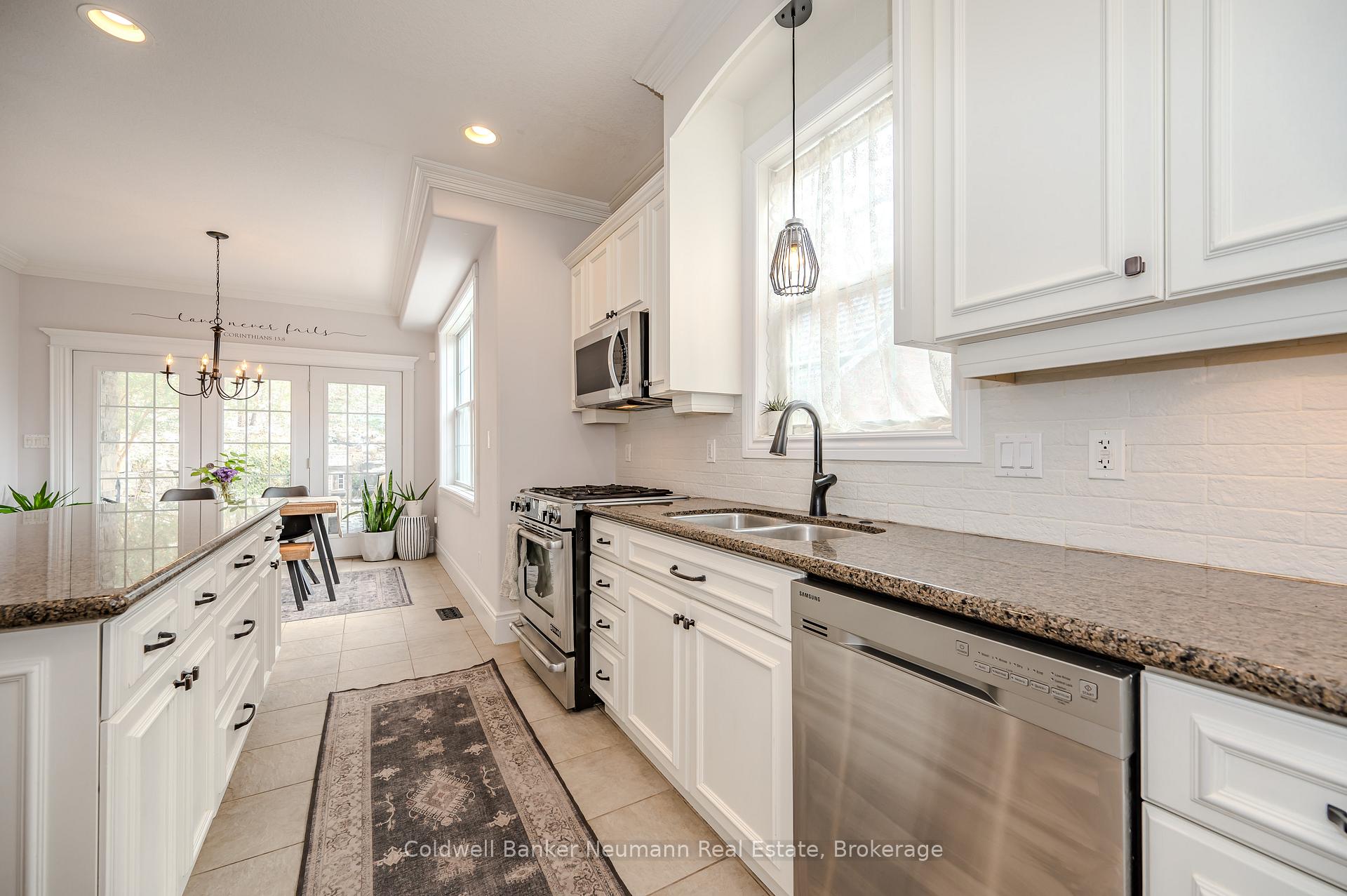 Photo 15 of 71 King Street, Guelph, St. George's — HOMEH