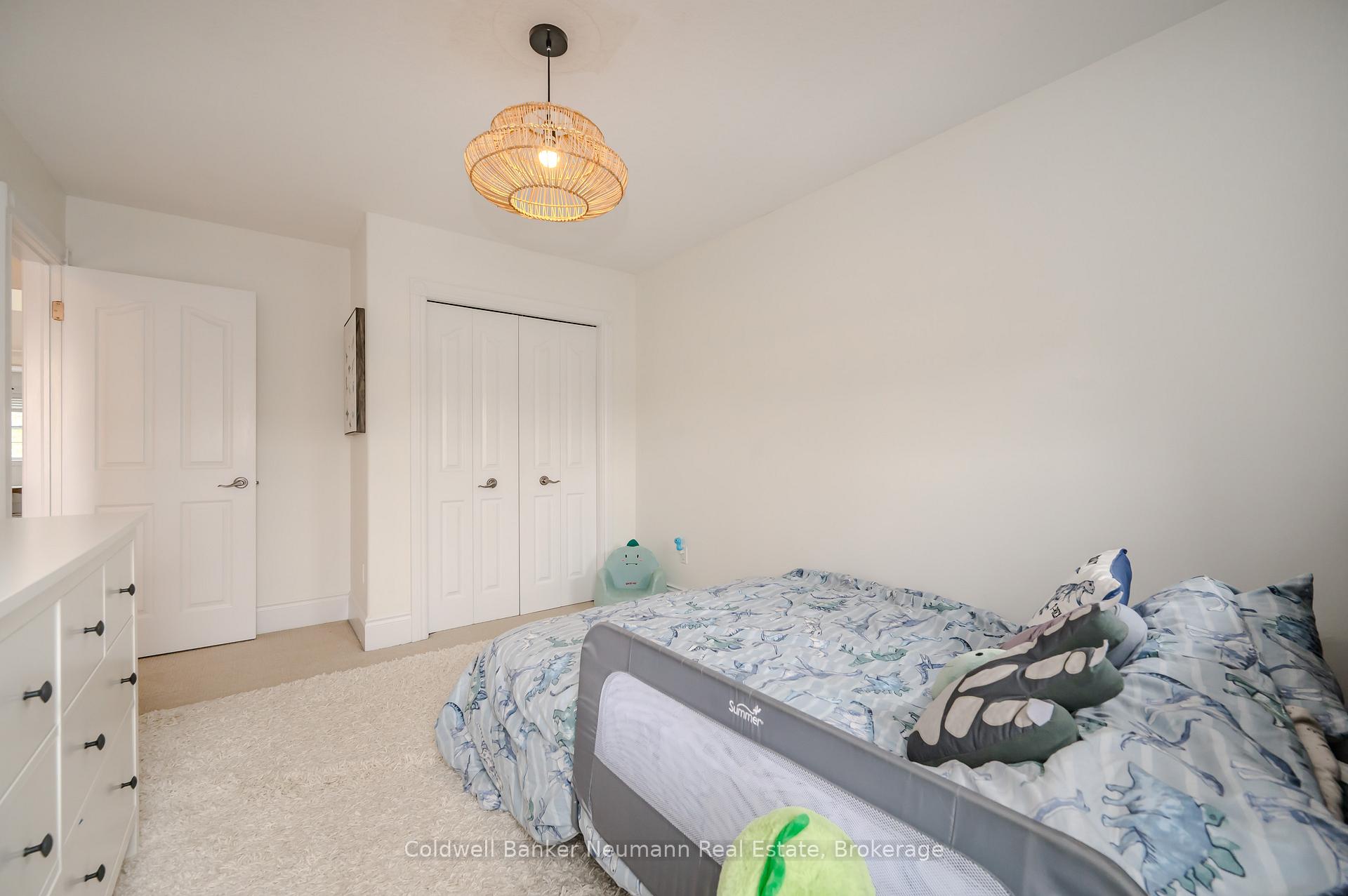 Photo 26 of 71 King Street, Guelph, St. George's — HOMEH